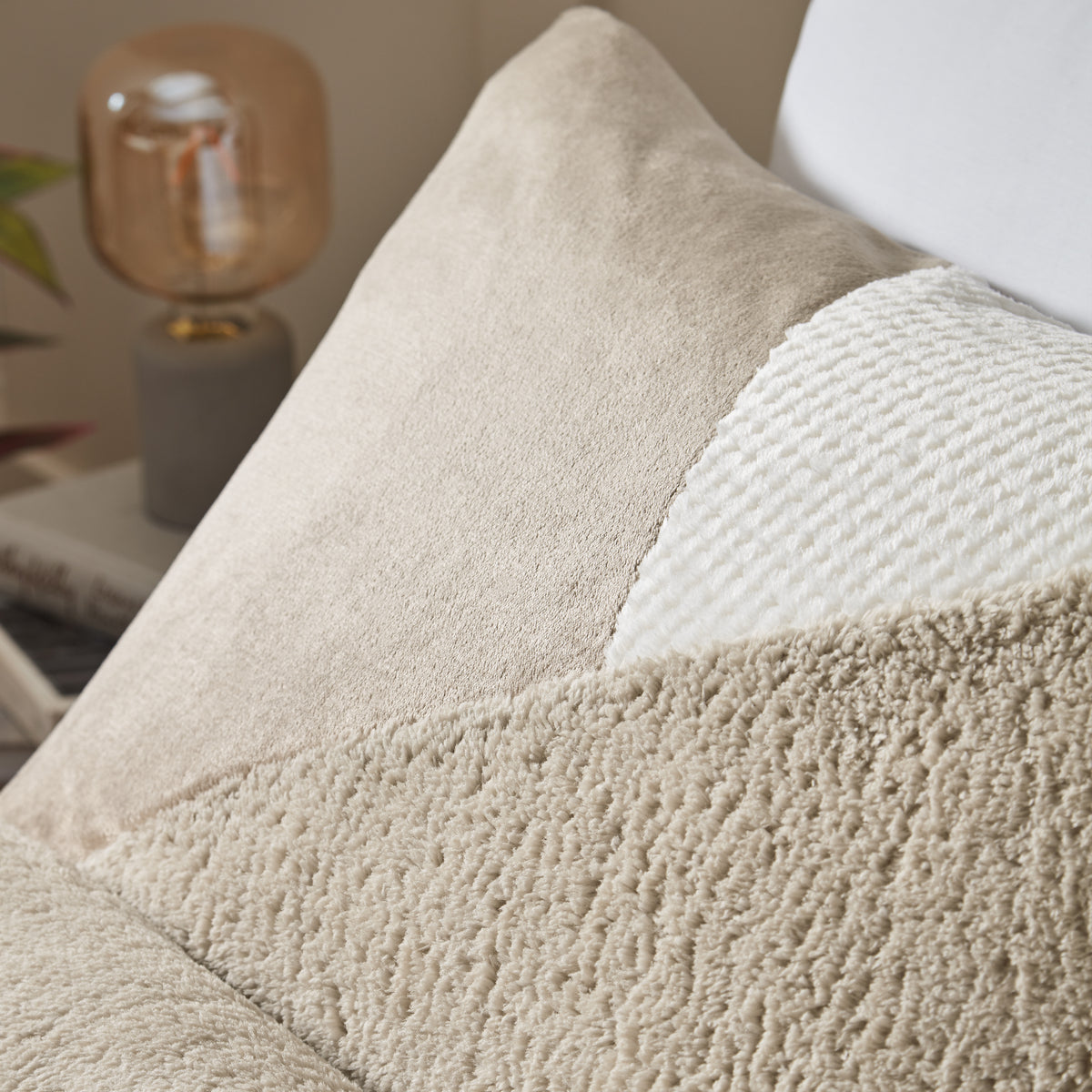 Catherine Lansfield Cosy Larsson Fleece Backed Duvet Cover Bedding Set Natural