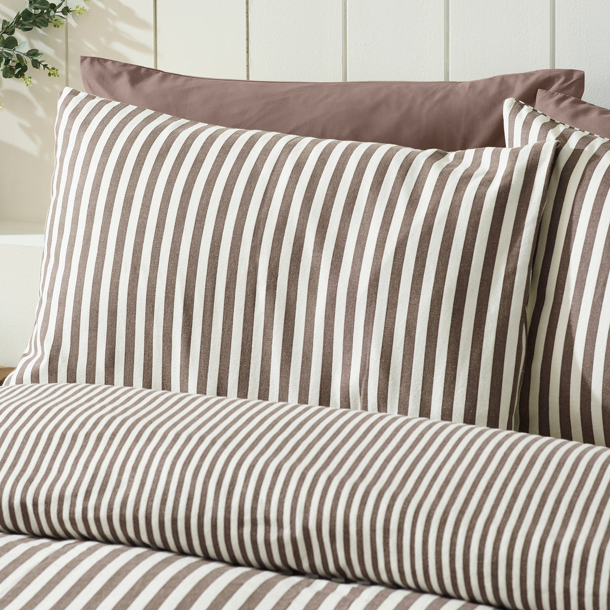 Catherine Lansfield Brushed Stripe Duvet Cover Bedding Set Chocolate