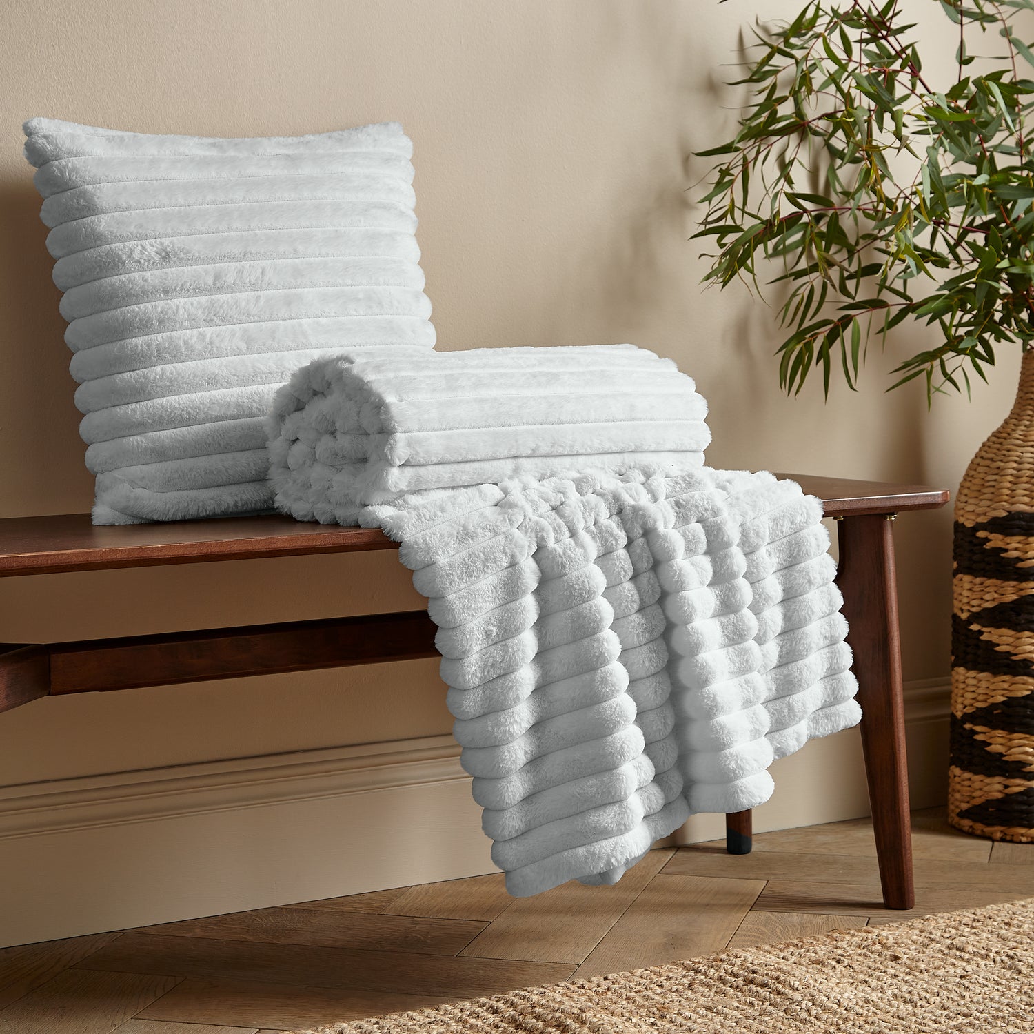 Catherine Lansfield Cosy Ribbed Soft Touch Velvet 130cm x 170cm Throw Grey