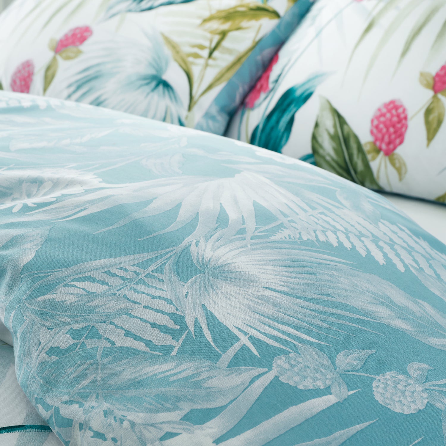 Catherine Lansfield Aruba Tropical Floral Duvet Cover Bedding Set Green