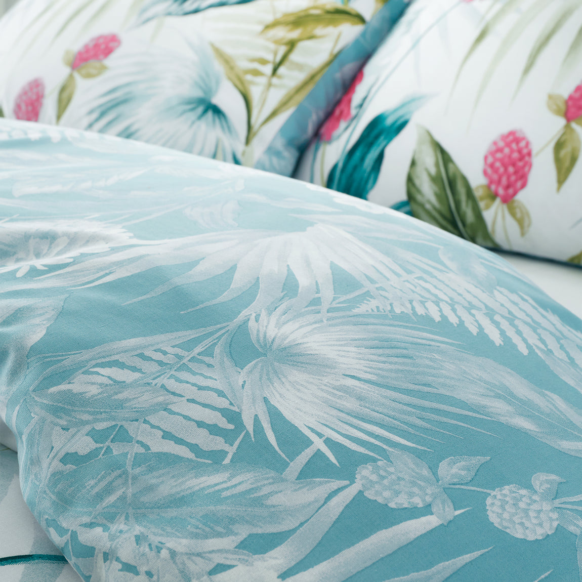 Catherine Lansfield Aruba Tropical Floral Duvet Cover Bedding Set Green