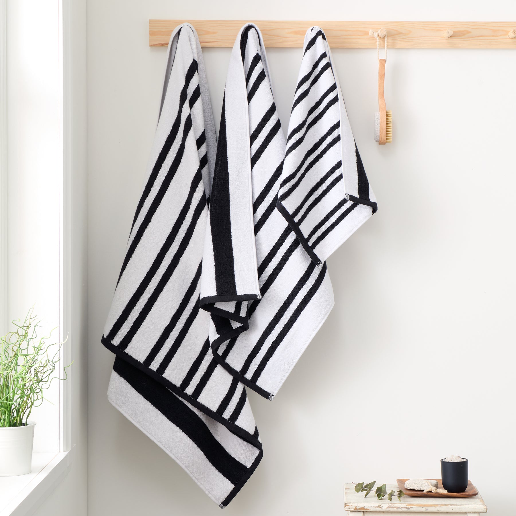 Bianca Reversible Stripe Jacquard Towels Black