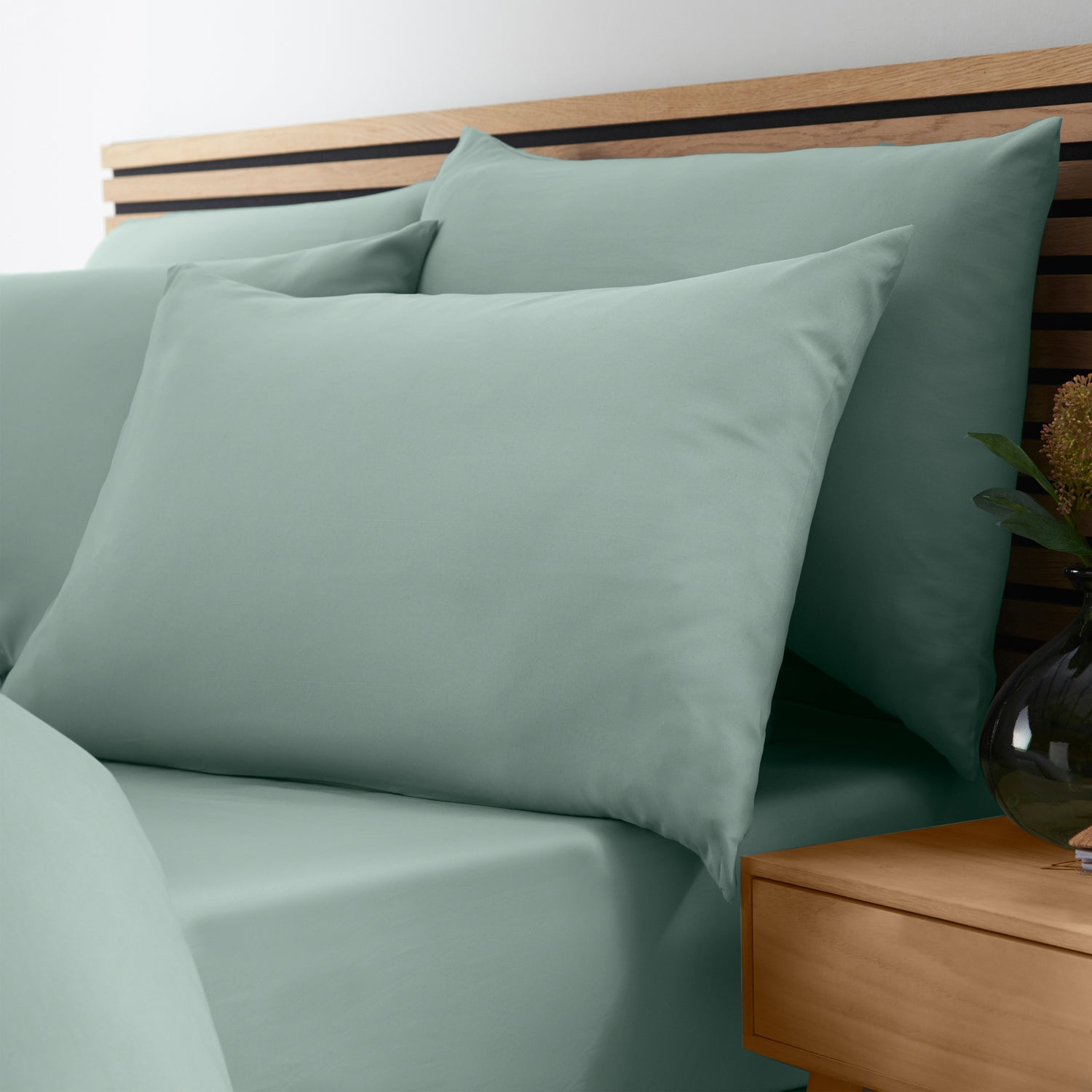 Catherine Lansfield So Soft Non-Iron Bed Linen Fitted Sheet Green