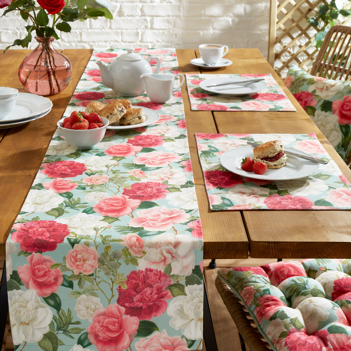 The Royal Horticultural Society Pair of Rose Garden 34x46cm Placemats Green