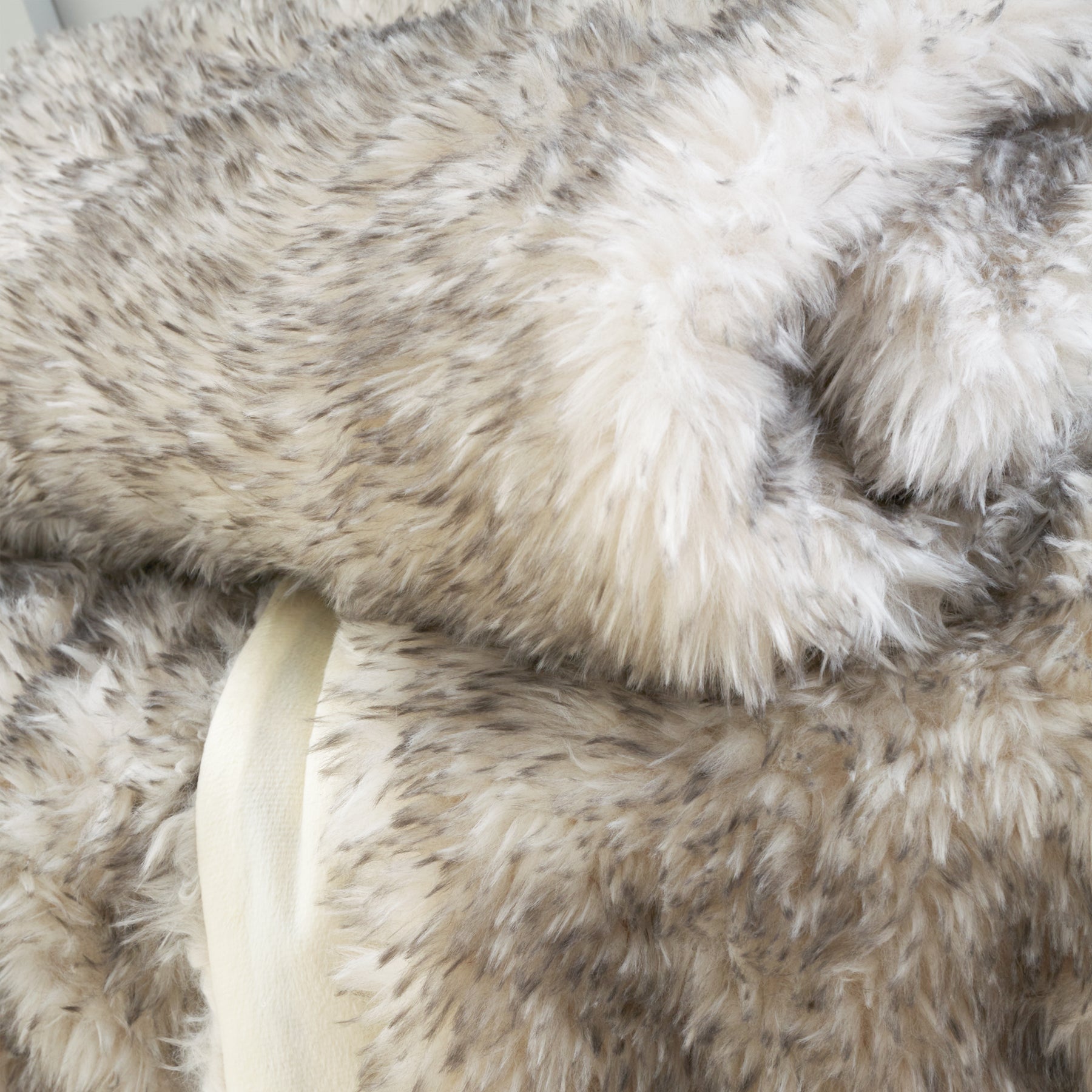 Catherine Lansfield Arctic Fox 130cm x 170cm Faux Fur Throw Grey