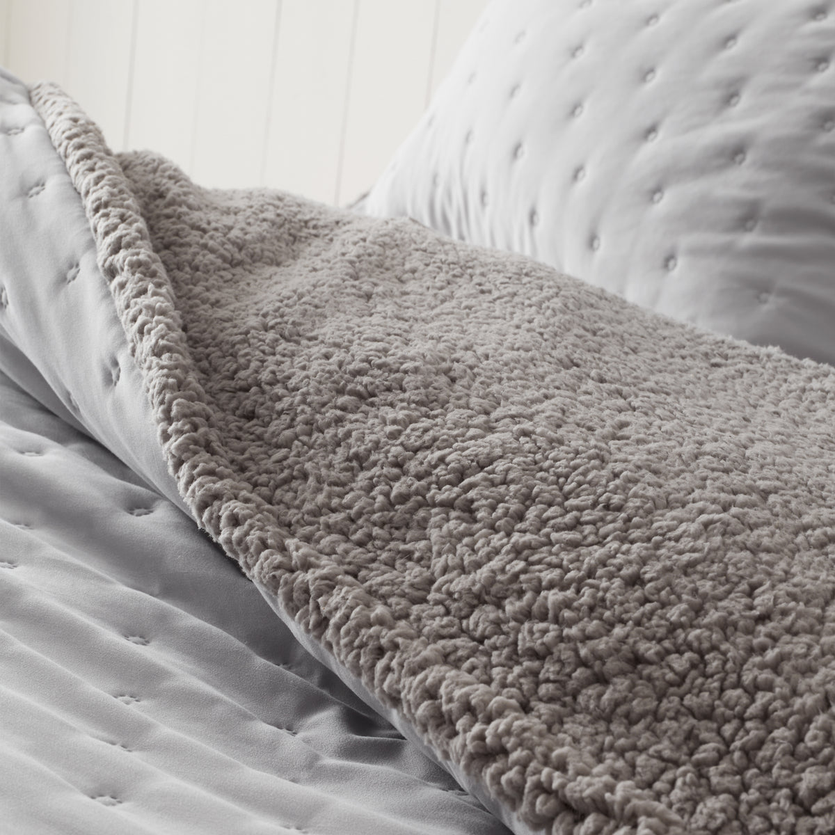 Catherine Lansfield Cosi Nori Sherpa Bedspread 220cm x 230cm Silver