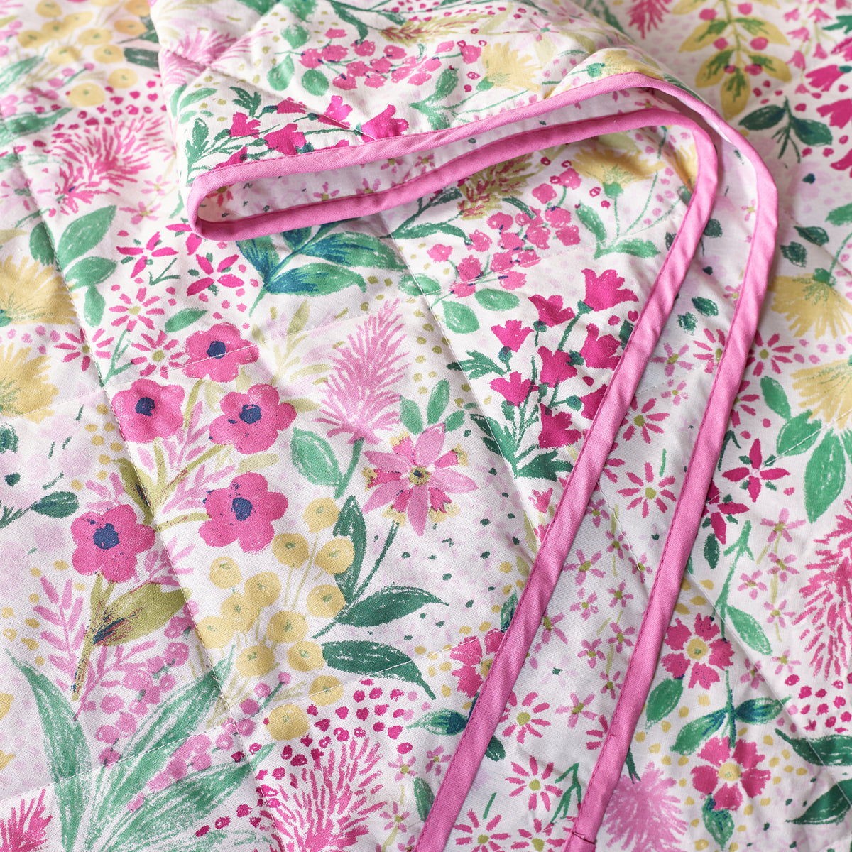 Catherine Lansfield Tilly Floral Reversible 220cm x 230cm Bedspread Set Pink