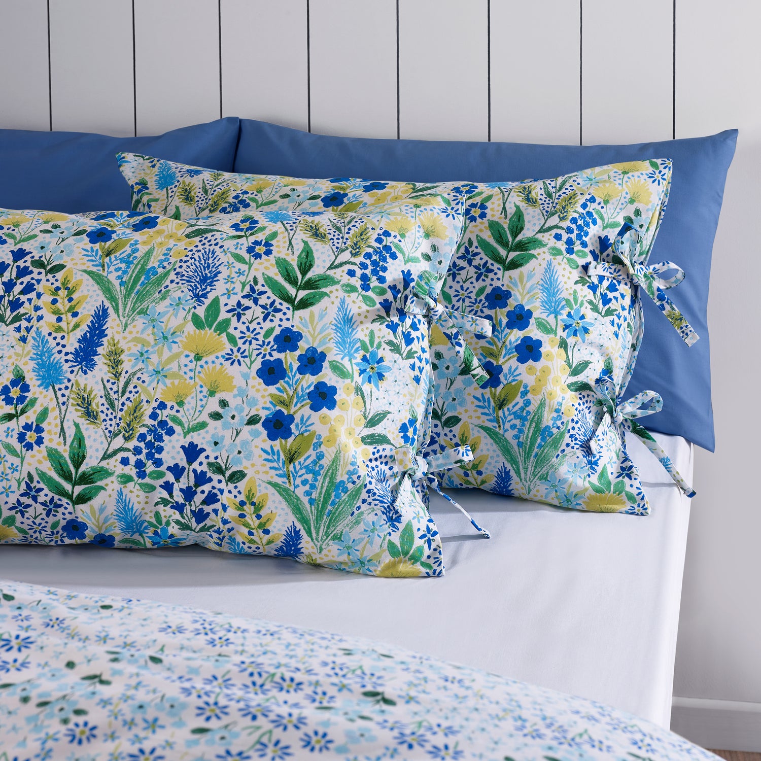 Catherine Lansfield Tilly Floral Reversible Duvet Cover Bedding Set Blue