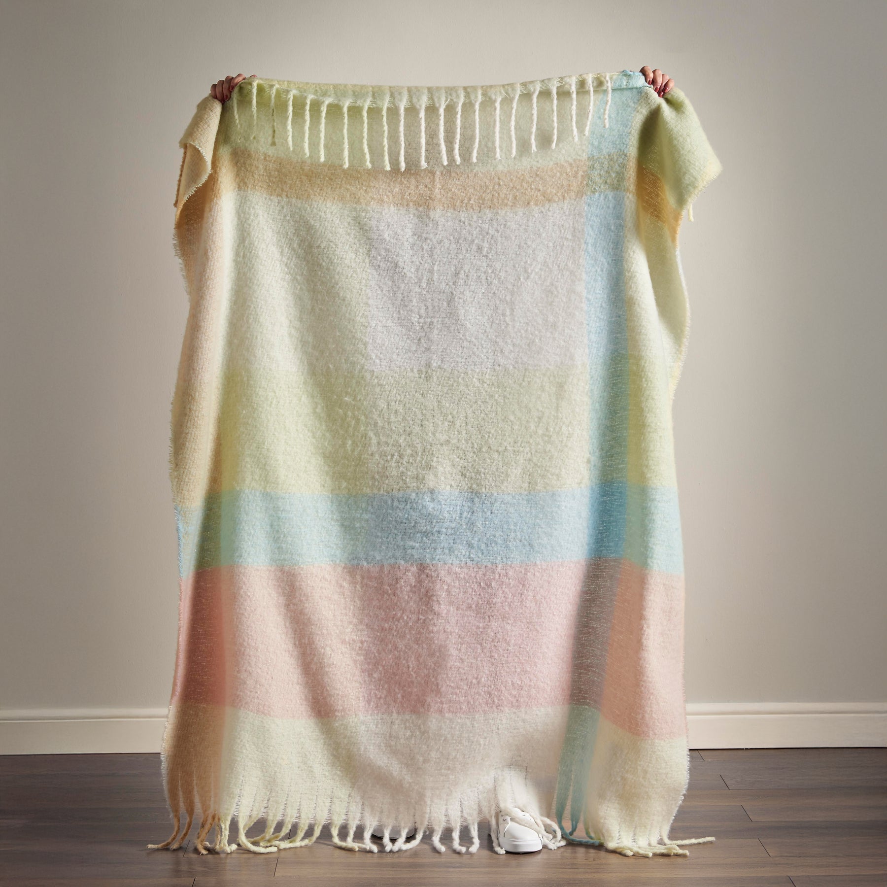 Catherine Lansfield Faux Mohair 130cm x 170cm Check Throw Pastel