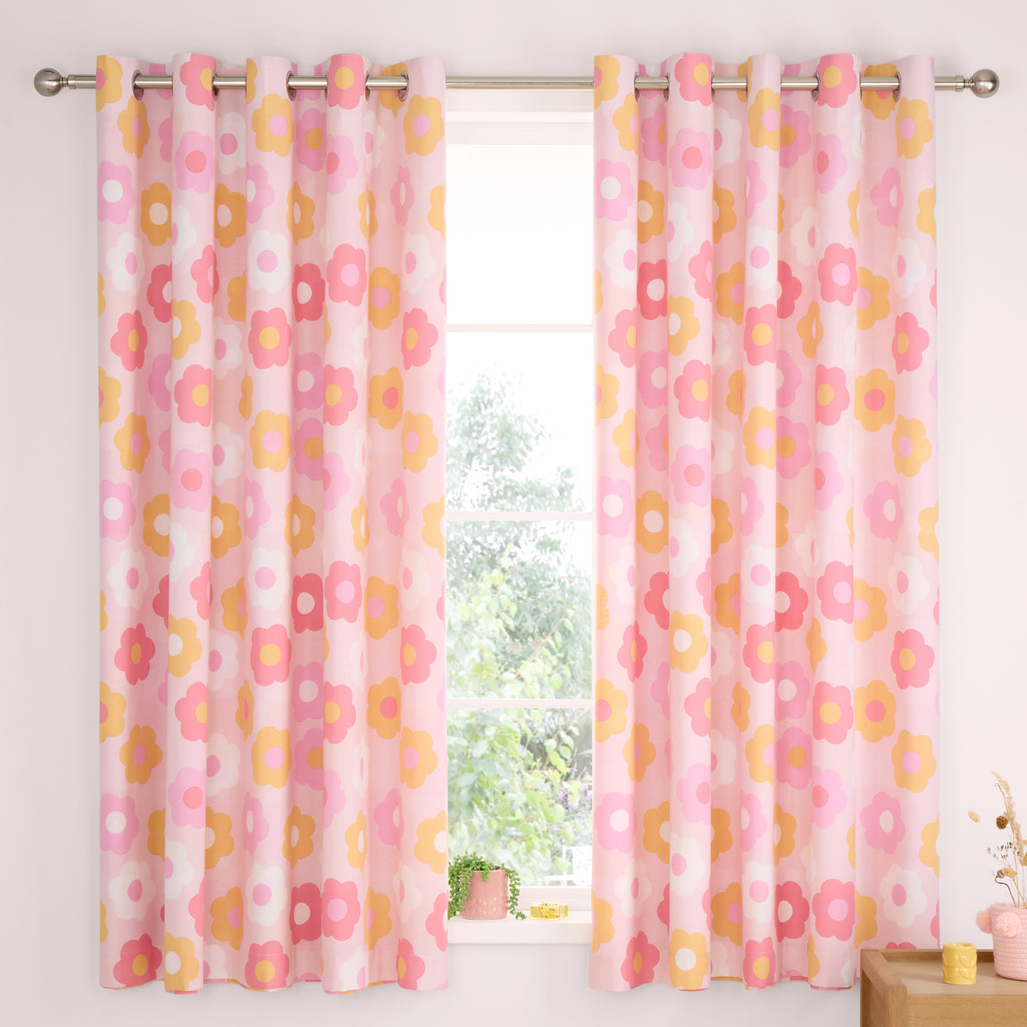 Catherine Lansfield Retro Daisy Duel Sided 66'' x 72'' Ready Made Eyelet Curtains Pink