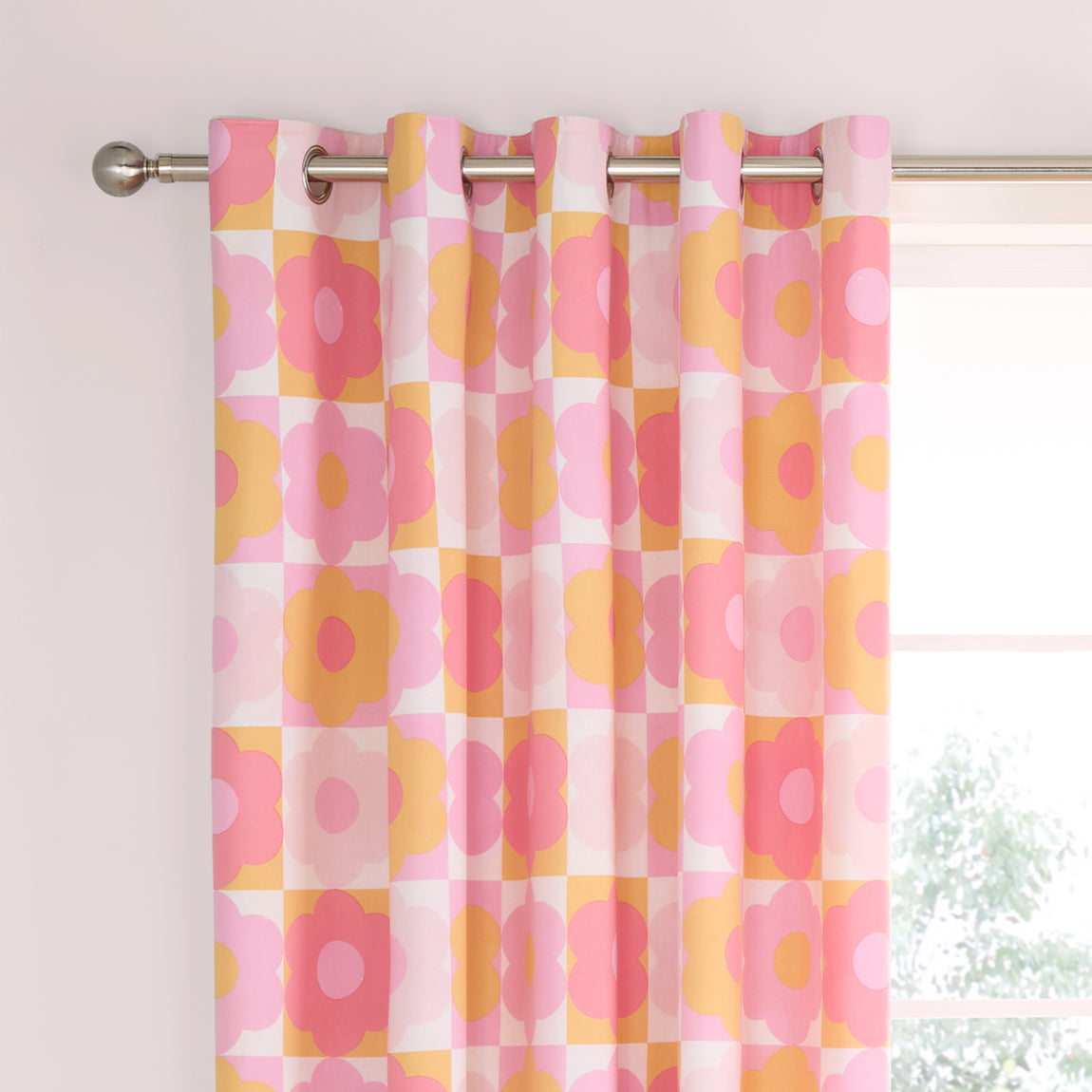 Catherine Lansfield Retro Daisy Duel Sided 66'' x 72'' Ready Made Eyelet Curtains Pink