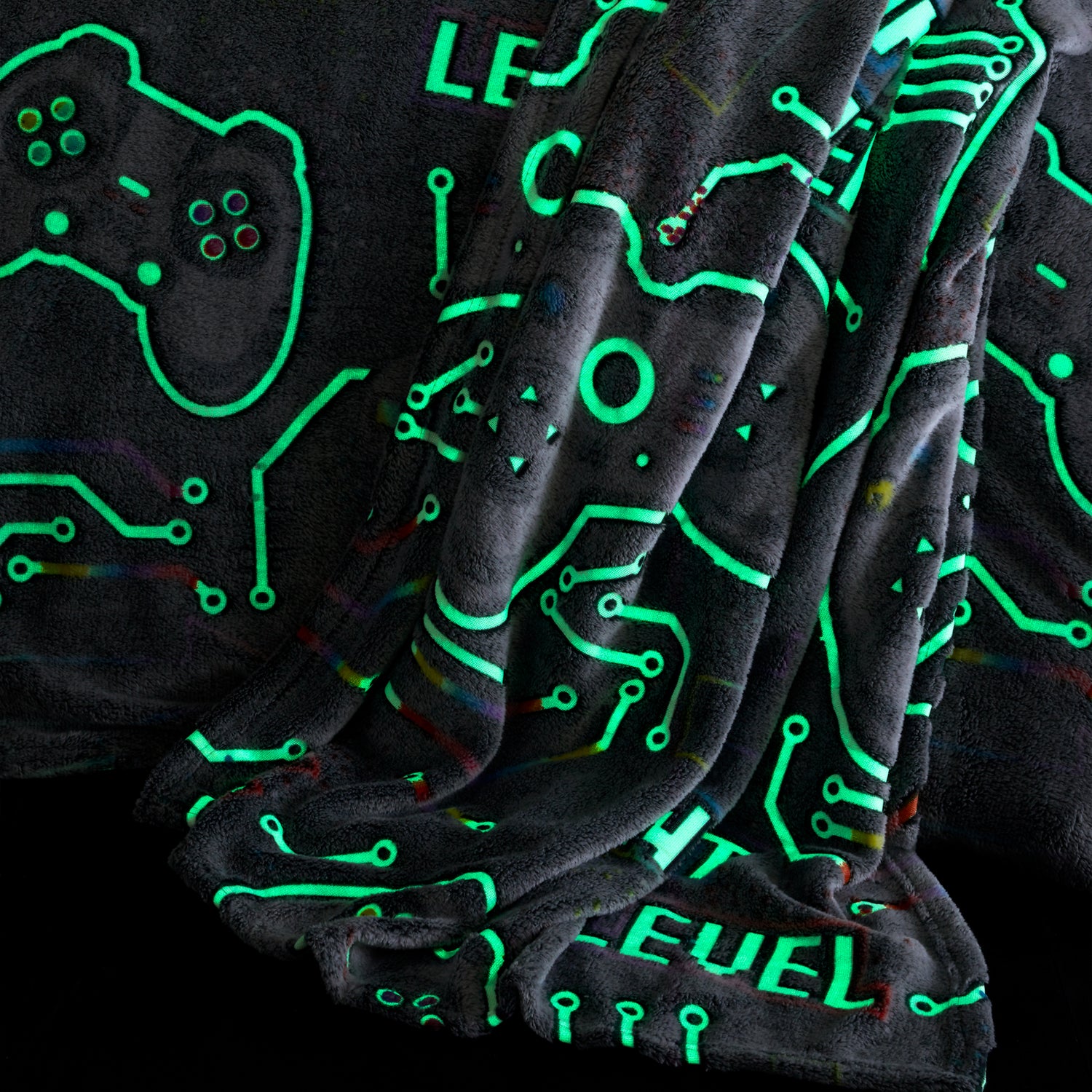 Catherine Lansfield Game Over Fleece Glow in the Dark 130cm x 170cm Throw Black