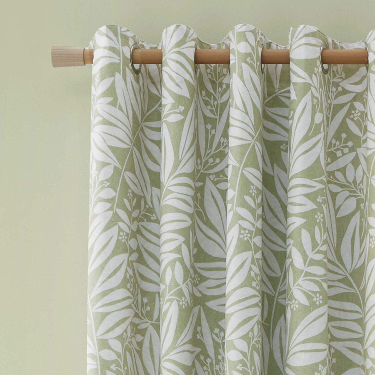 Catherine Lansfield Sorrel Leaf Reversible Ready Made Eyelet Curtains 66'' x 90'' Green