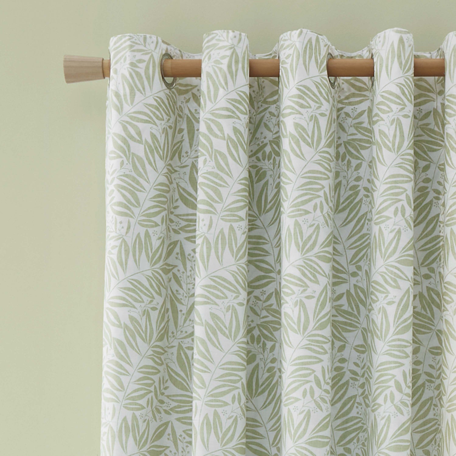 Catherine Lansfield Sorrel Leaf Reversible Ready Made Eyelet Curtains 66'' x 90'' Green