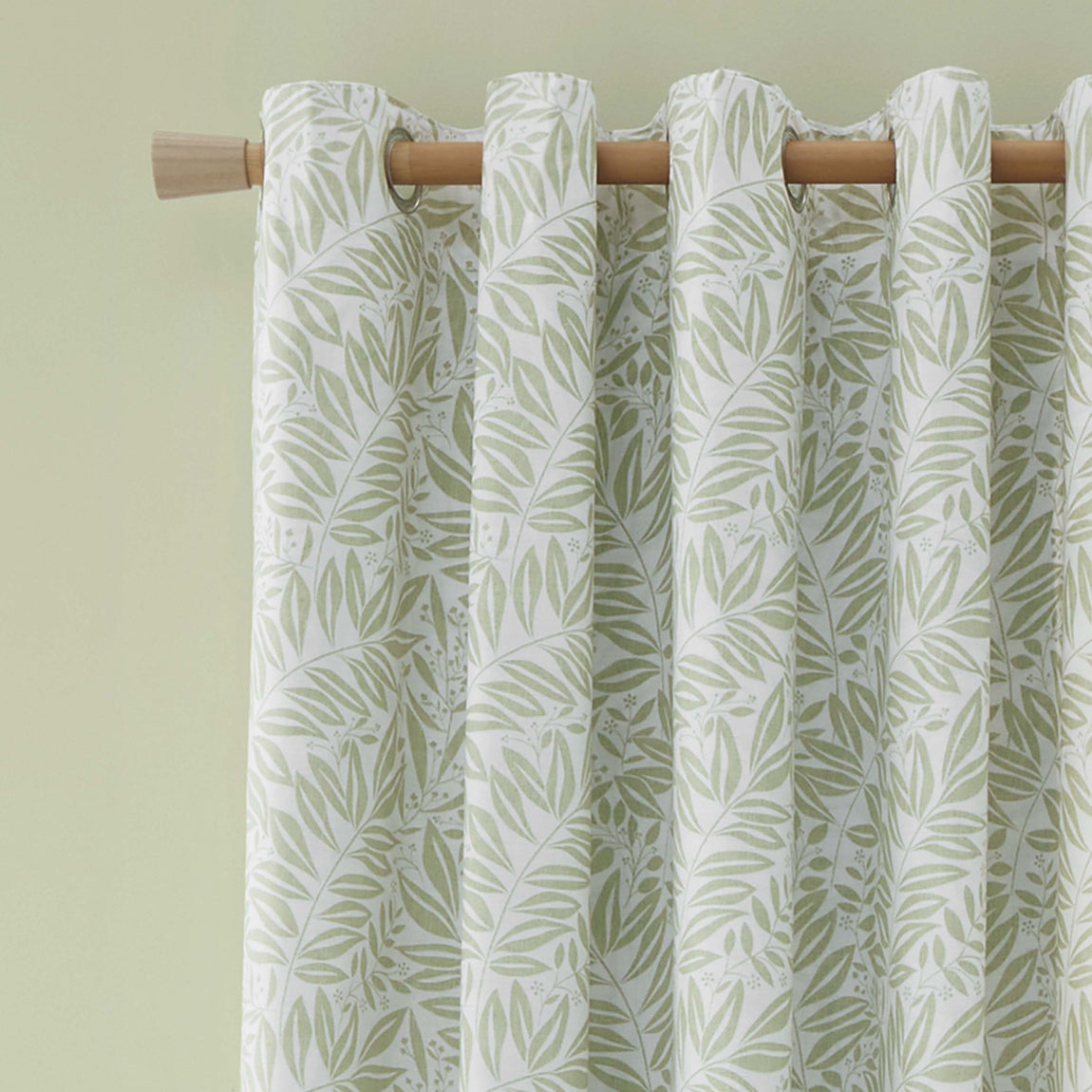 Catherine Lansfield Sorrel Leaf Reversible Ready Made Eyelet Curtains 66'' x 90'' Green