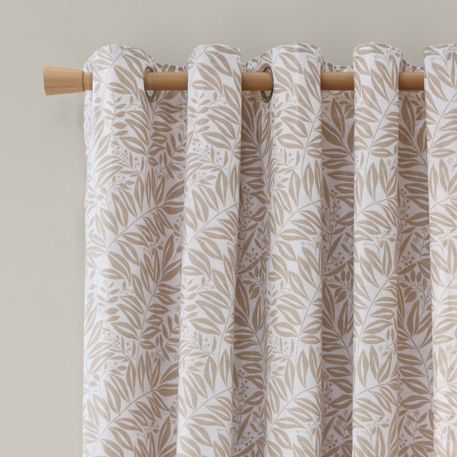 Catherine Lansfield Sorrel Leaf Reversible Ready Made Eyelet Curtains 66'' x 90'' Natural