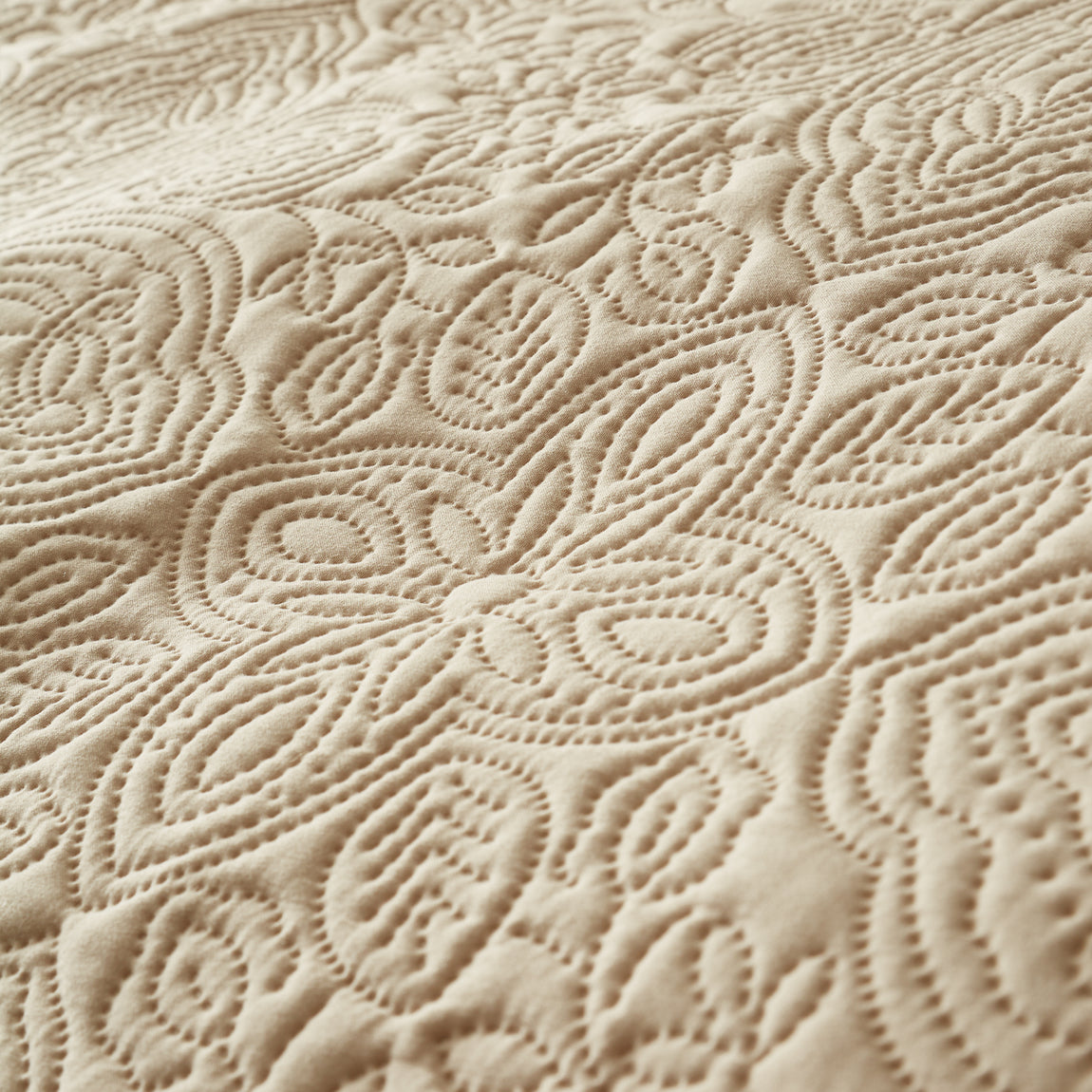Pineapple Elephant Casablanca Pinsonic Quilted 220cm x 230cm Bedspread Natural
