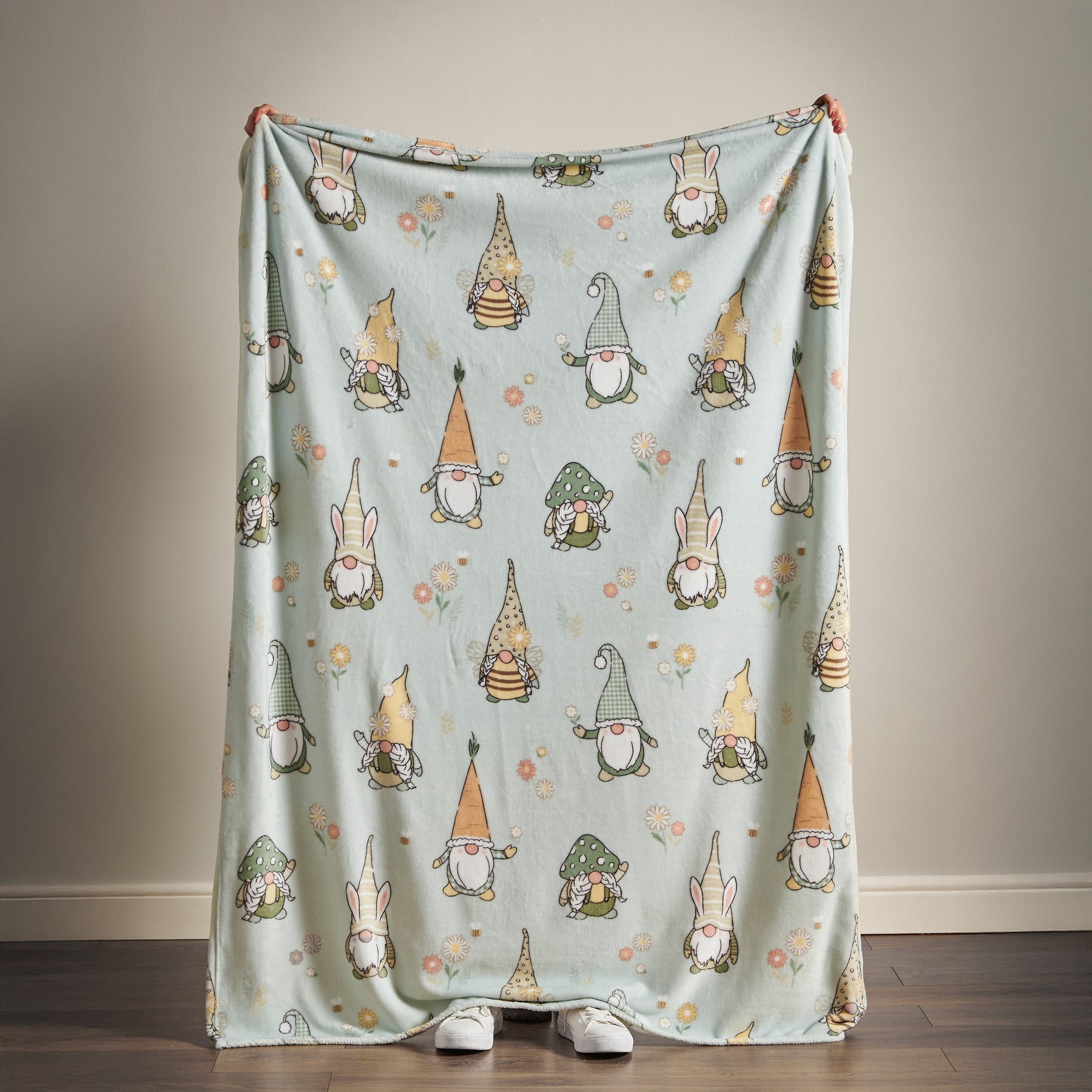 Catherine Lansfield Spring Gonks 130cm x 170cm Fleece Throw Mint Green