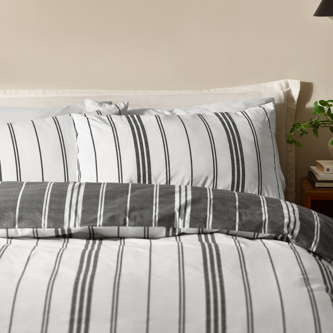 Catherine Lansfield Harbour Stripe Duvet Cover Bedding Set Black