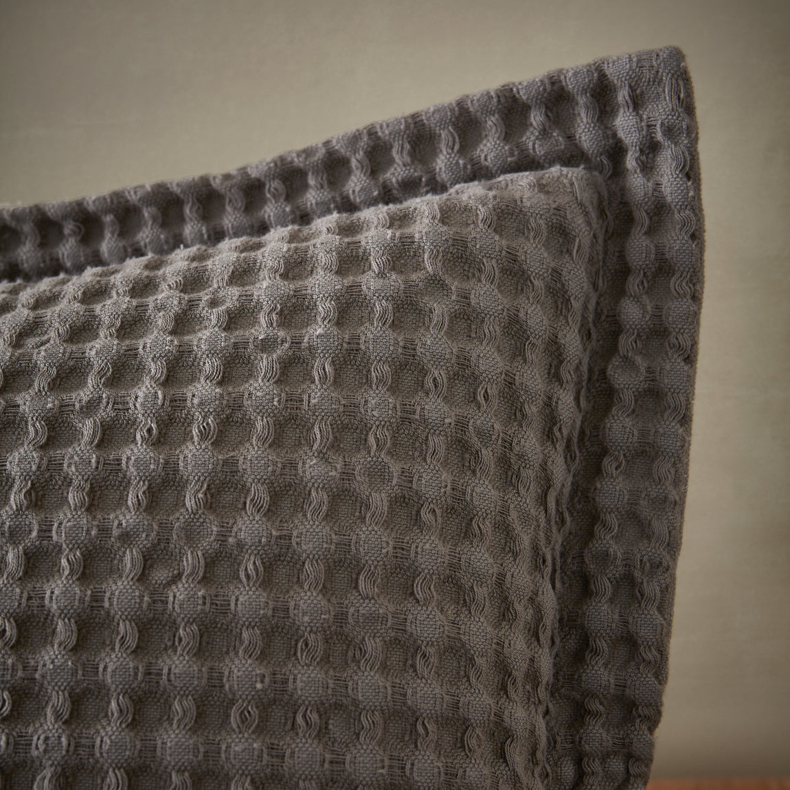Pineapple Elephant Jaipur Waffle Filled Boudoir 30cm x 50cm Grey