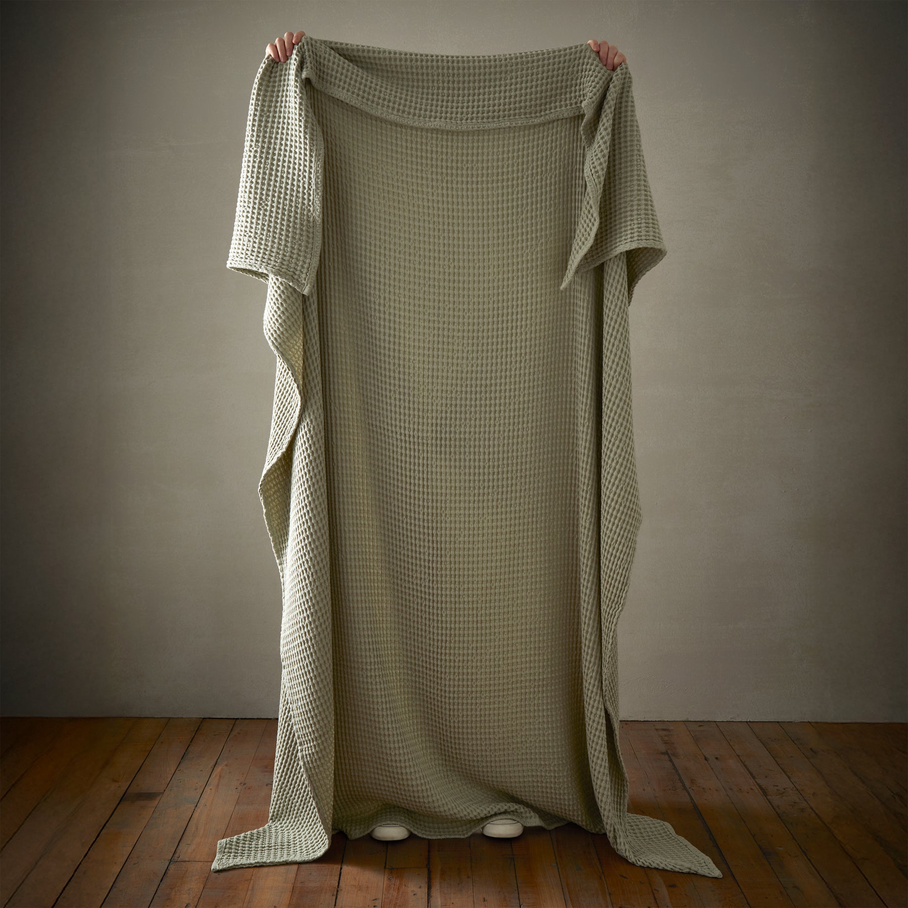 Pineapple Elephant Jaipur 150cm x 200cm Waffle Throw Sage