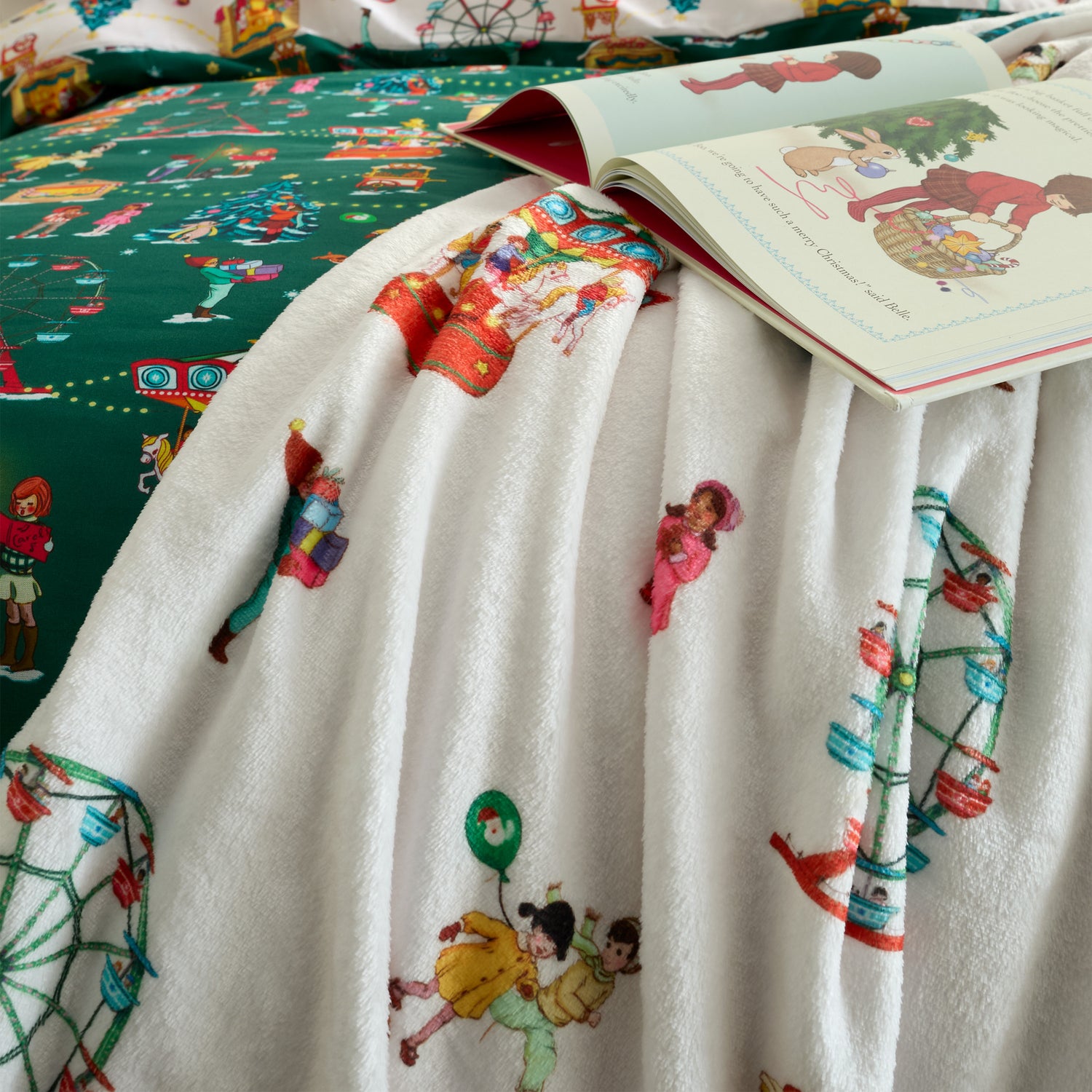 Belle and Boo Christmas Fairground 150cm x 200cm Throw Cream