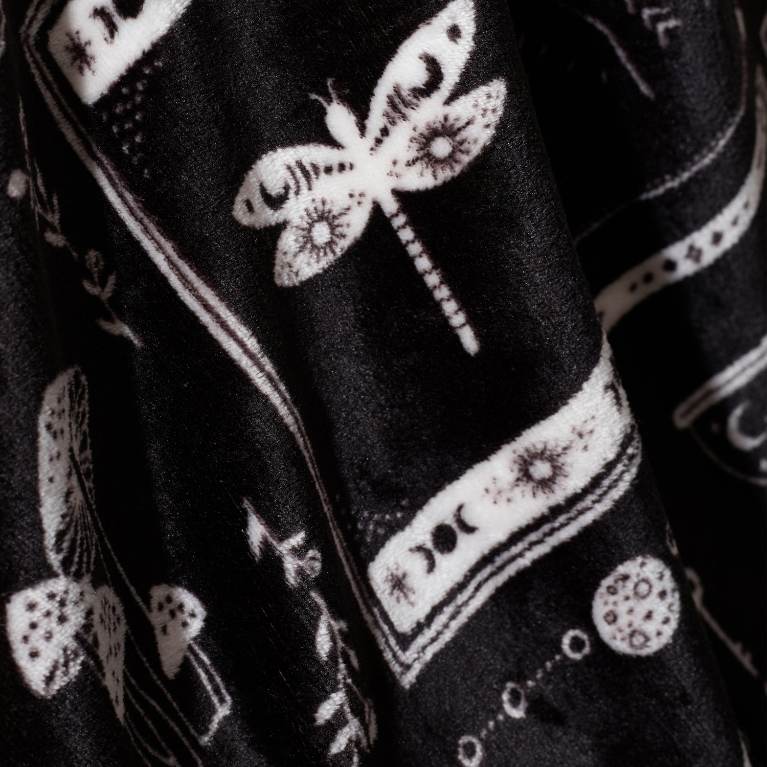 Catherine Lansfield Enchanted Witchcraft 130cm x 170cm Throw Black
