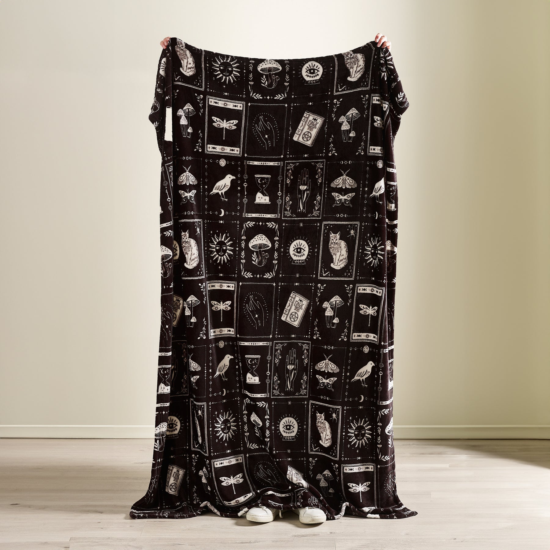 Catherine Lansfield Enchanted Witchcraft 130cm x 170cm Throw Black