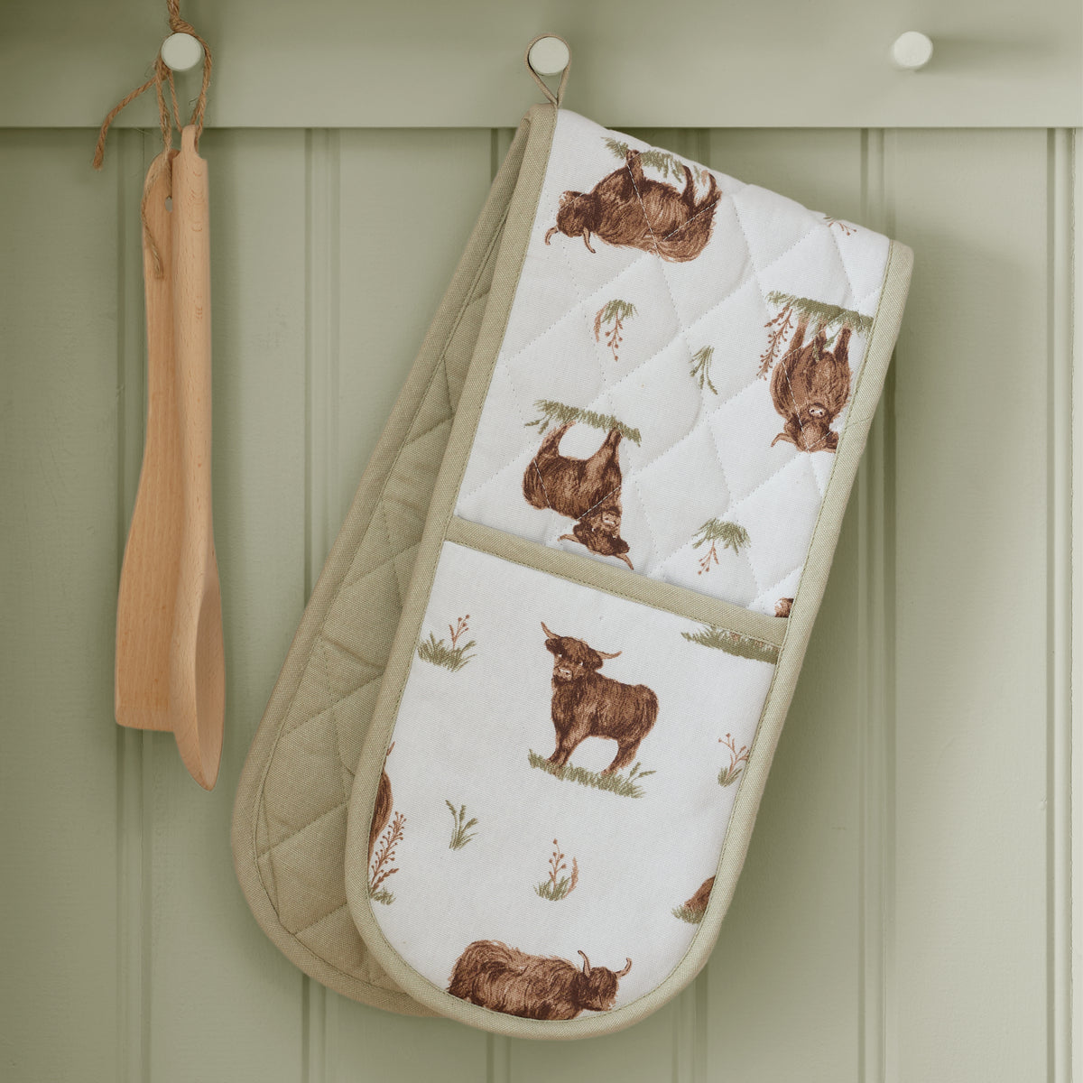 Catherine Lansfield Angus Highland Cow Oven Glove Natural