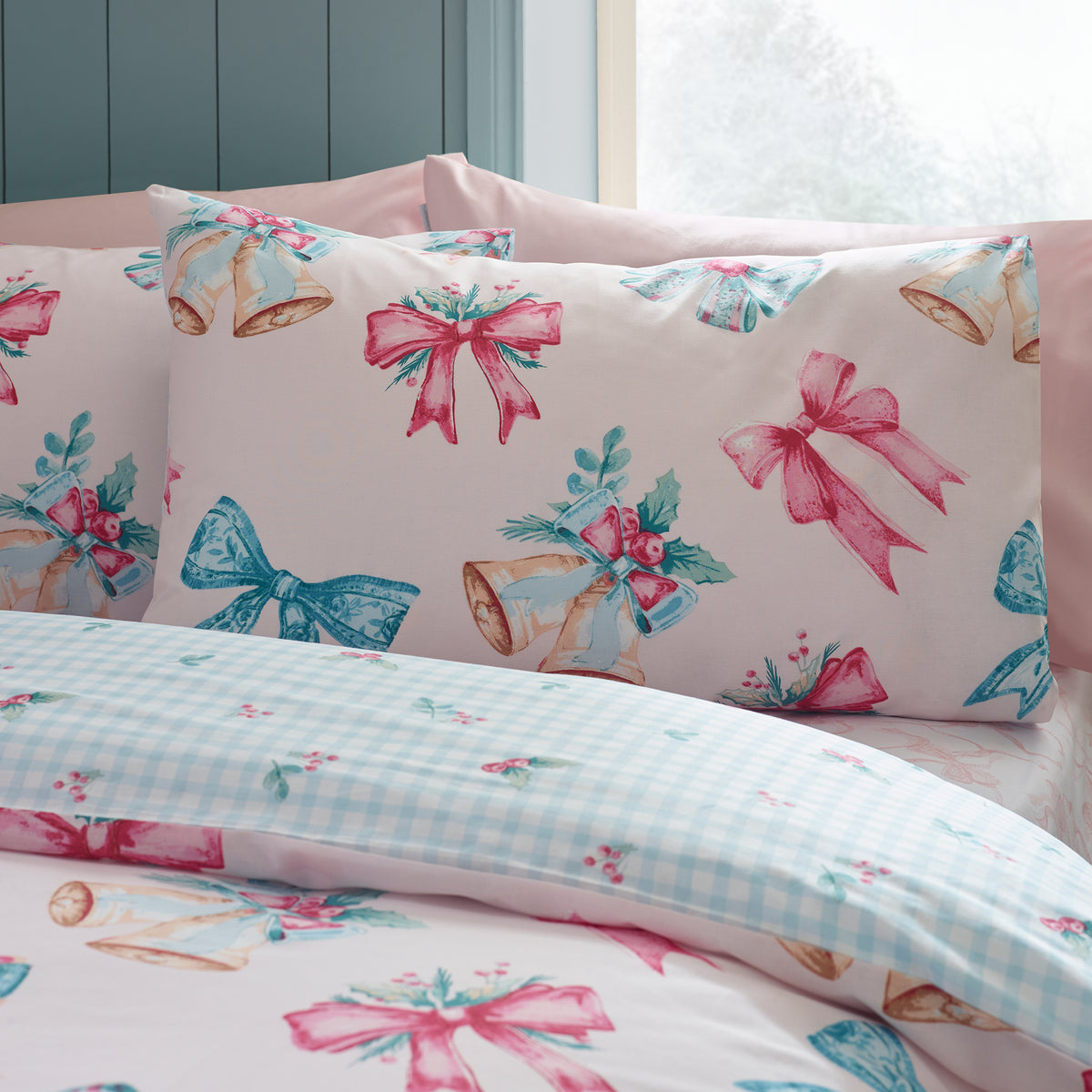 Catherine Lansfield Christmas Bows And Bells Duvet Cover Bedding Set Pink
