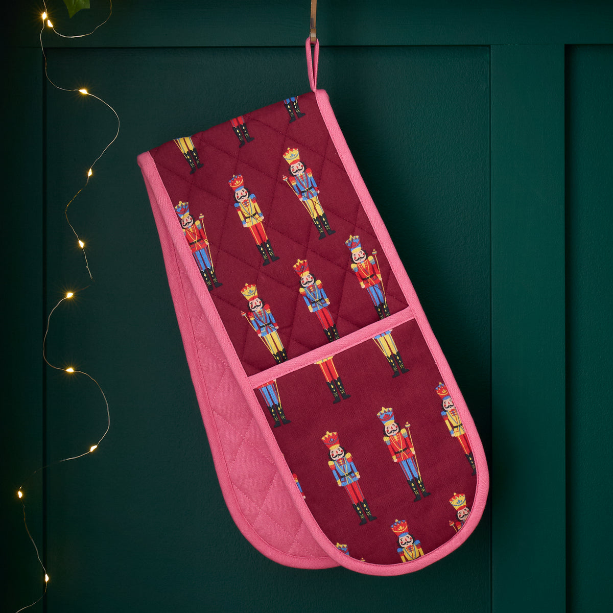 Catherine Lansfield Christmas Nutcracker Oven Glove Double Plum