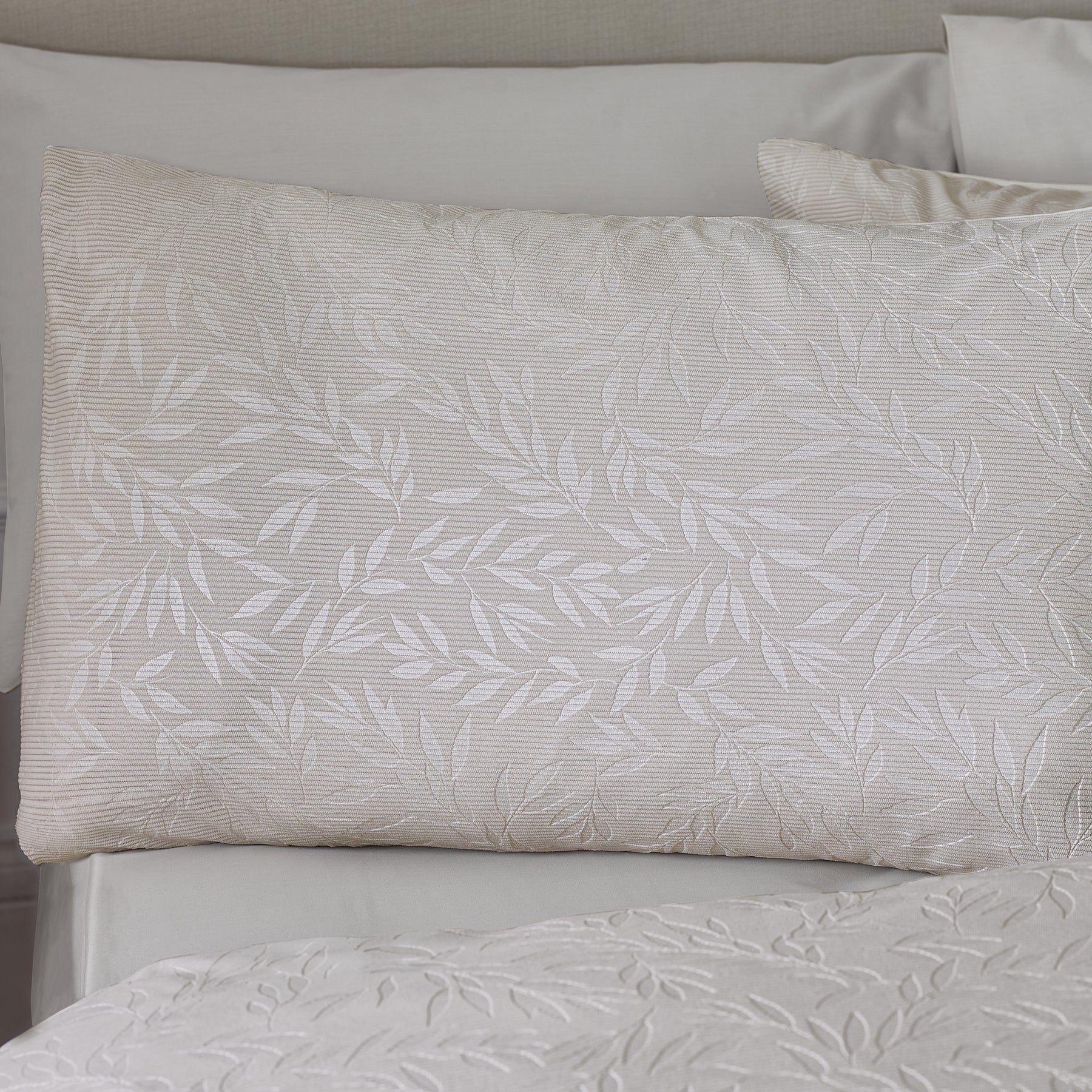 Catherine Lansfield Corded Leaves Duvet Cover Bedding Set Champagne