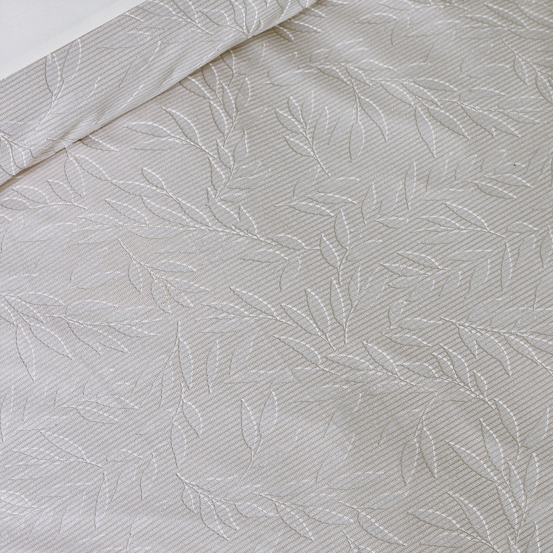 Catherine Lansfield Corded Leaves Duvet Cover Bedding Set Champagne