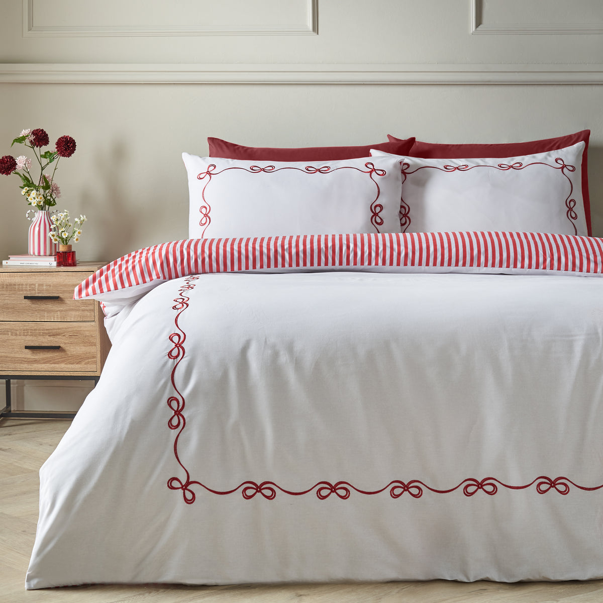 Catherine Lansfield Bow Embroidery Duvet Cover Bedding Set White Red