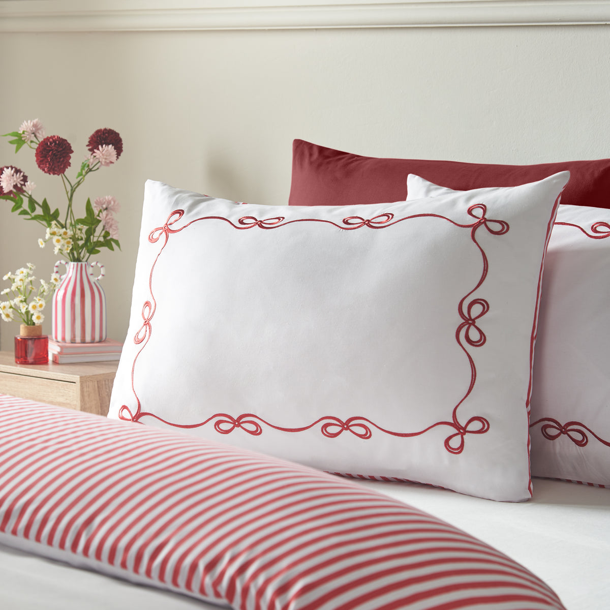 Catherine Lansfield Bow Embroidery Duvet Cover Bedding Set White Red