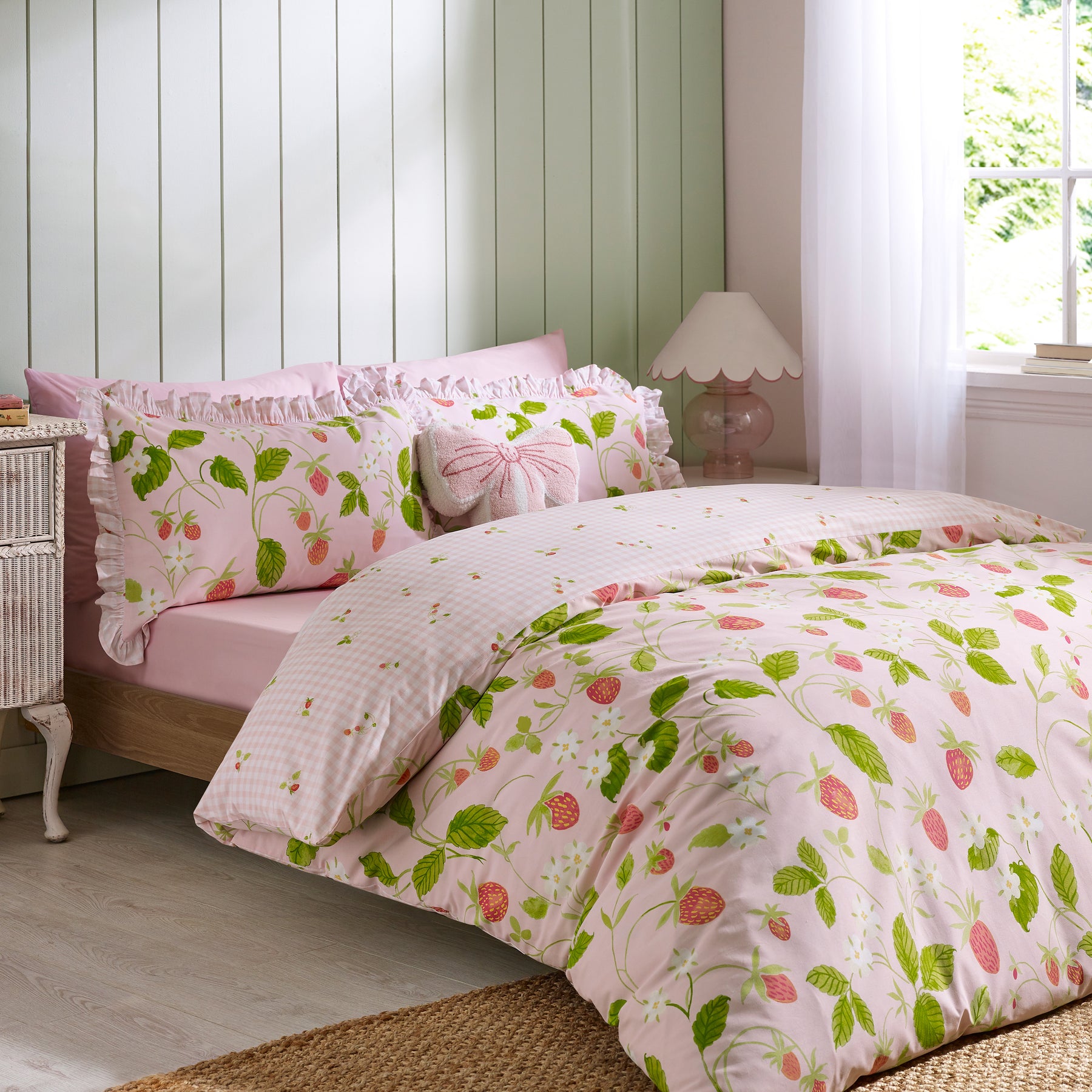 Catherine Lansfield Strawberry Frills Duvet Cover Bedding Set Pink