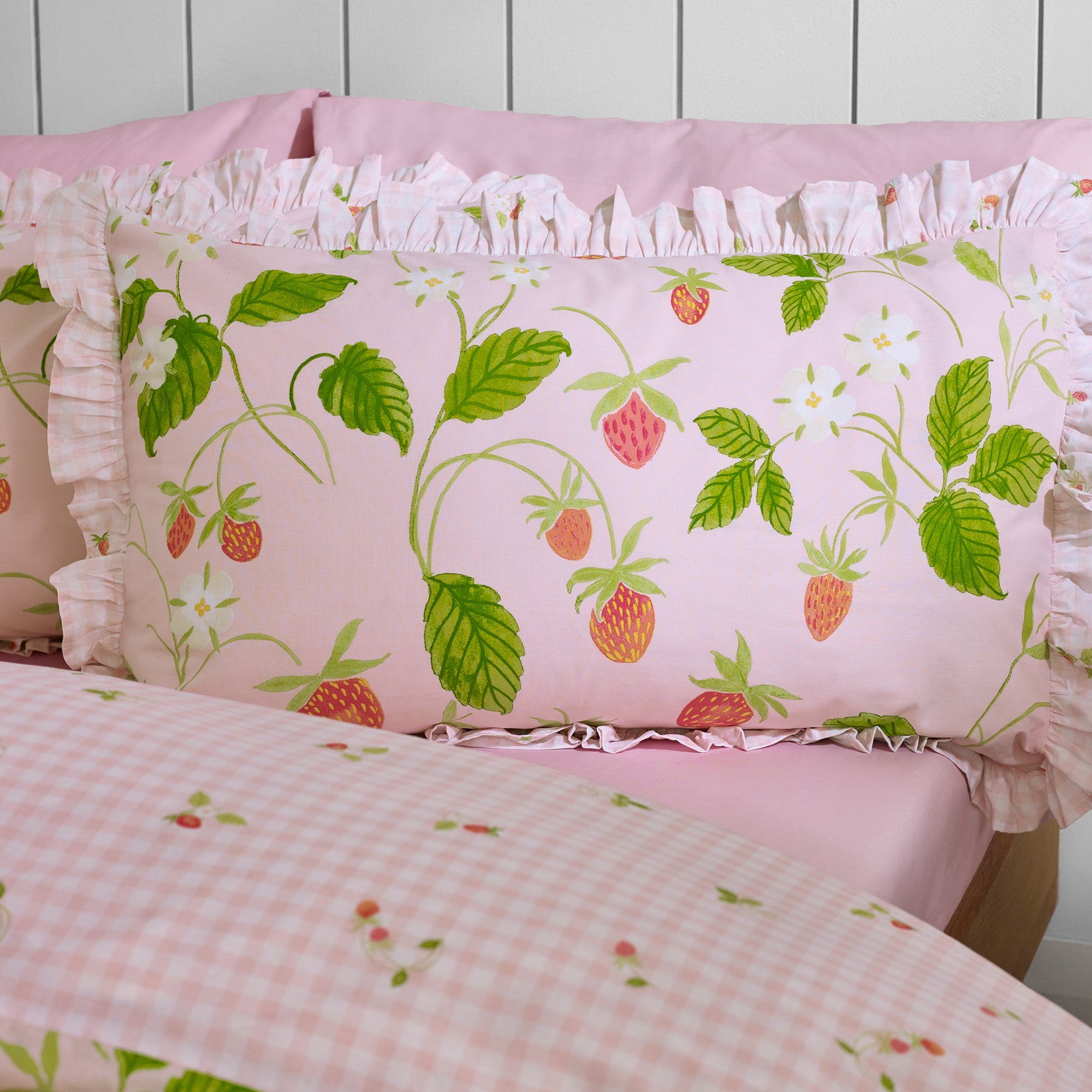 Catherine Lansfield Strawberry Frills Duvet Cover Bedding Set Pink