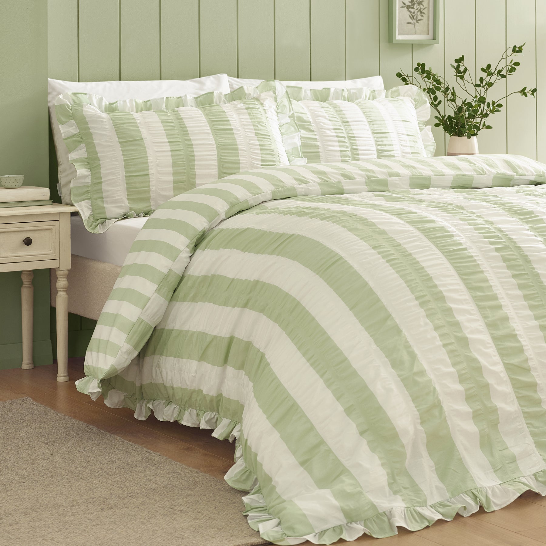 Catherine Lansfield Seersucker Frill Stripe Duvet Cover Bedding Set Green