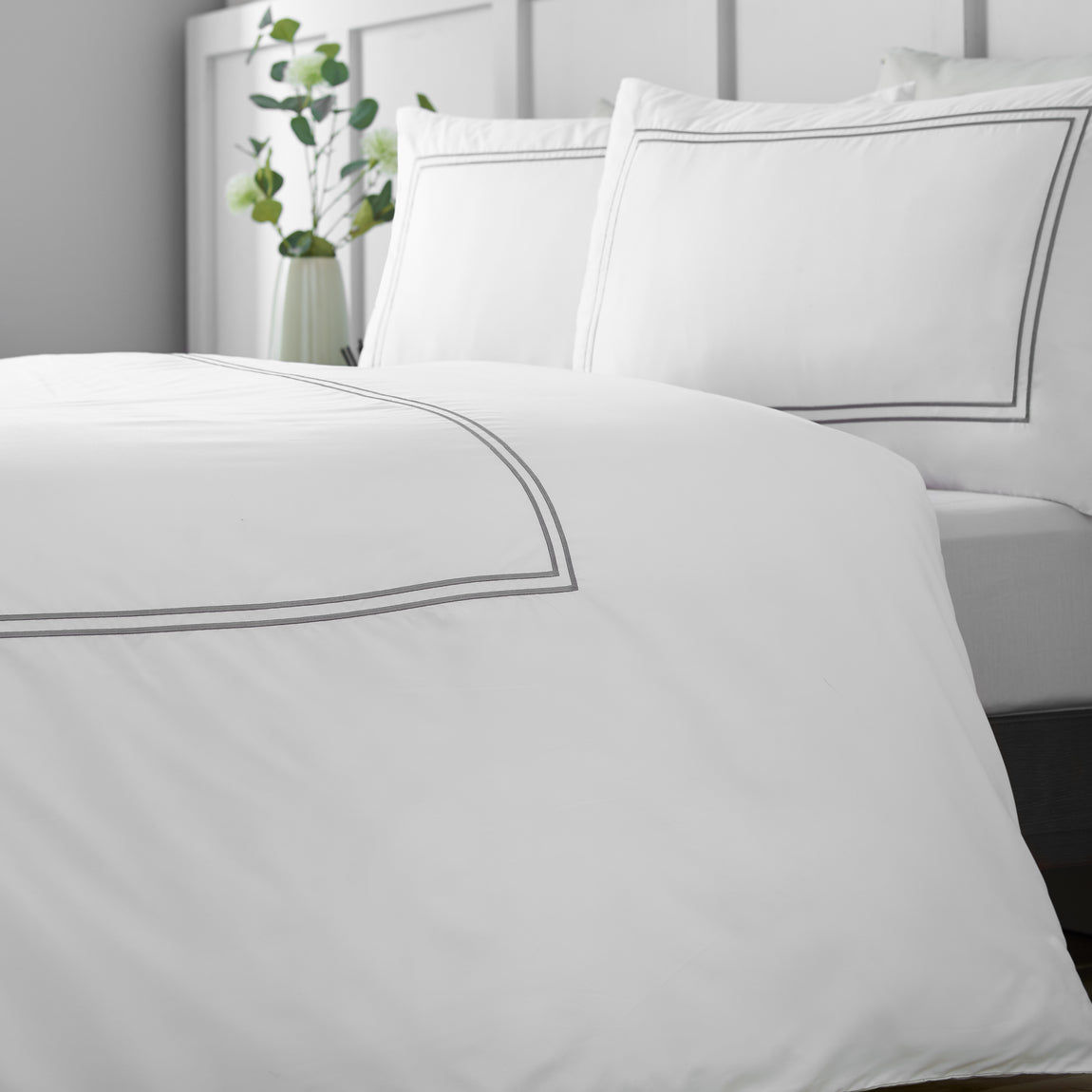 Catherine Lansfield So Soft Mono Satin Stitch Duvet Cover Bedding Set White Silver