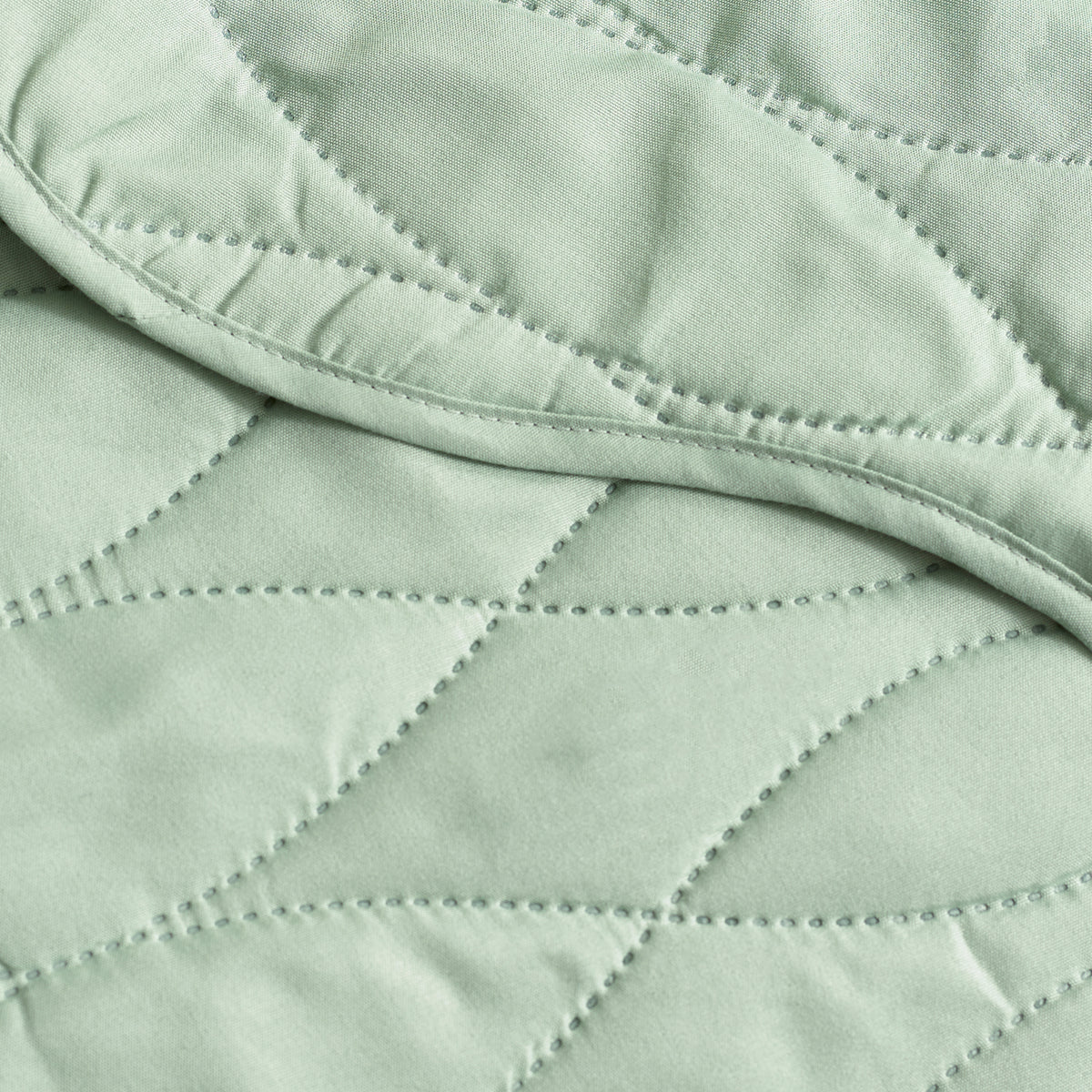 Catherine Lansfield Scallop Waves 240cm x 260cm Quilted Bedspread Green