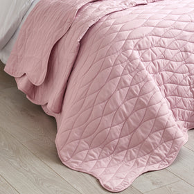 Catherine Lansfield Scallop Waves 240cm x 260cm Quilted Bedspread Pink