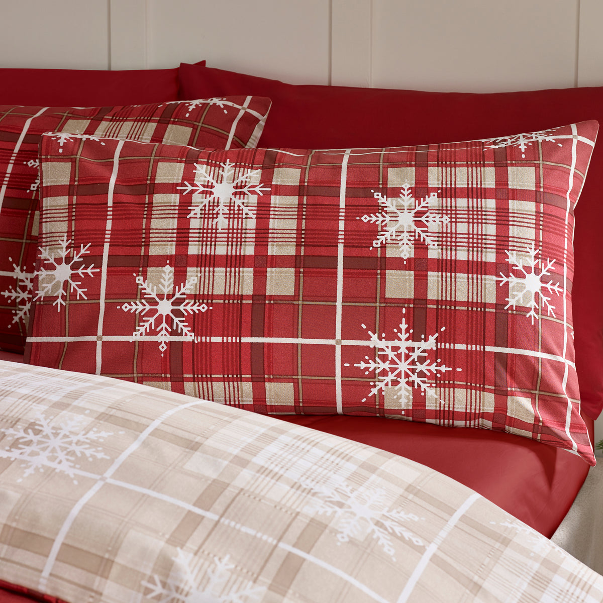 Catherine Lansfield Christmas Scandi Check Duvet Cover Bedding Set Red