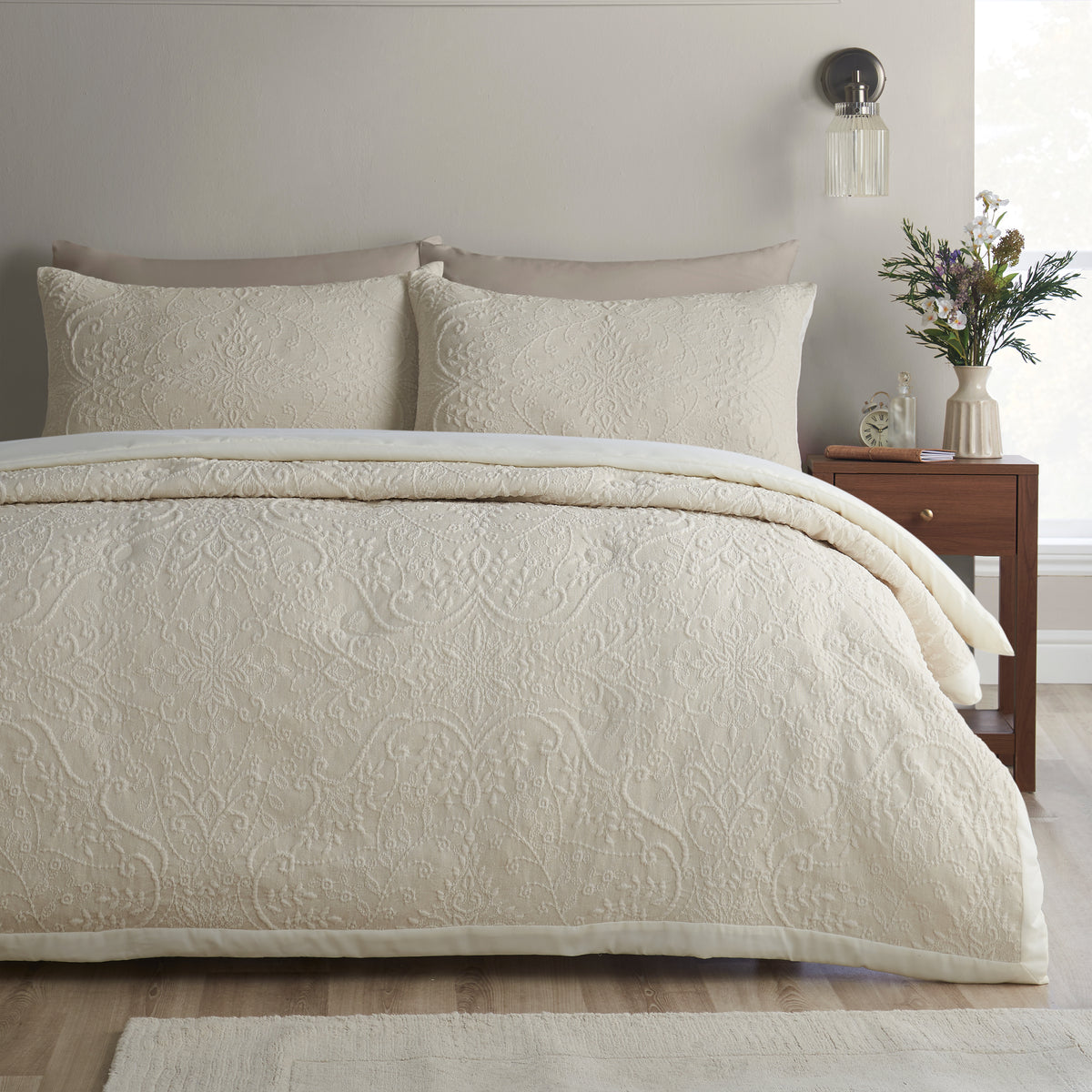 Catherine Lansfield Amelia Jacquard 220cm x 230cm Bedspread Cream