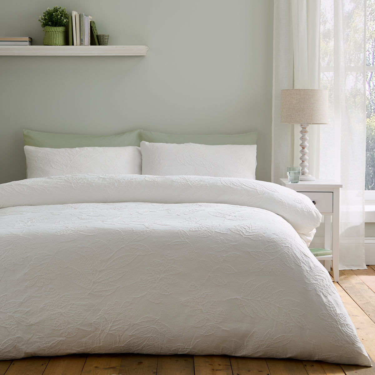 Catherine Lansfield Jacquard Leaves Duvet Cover Bedding Set White