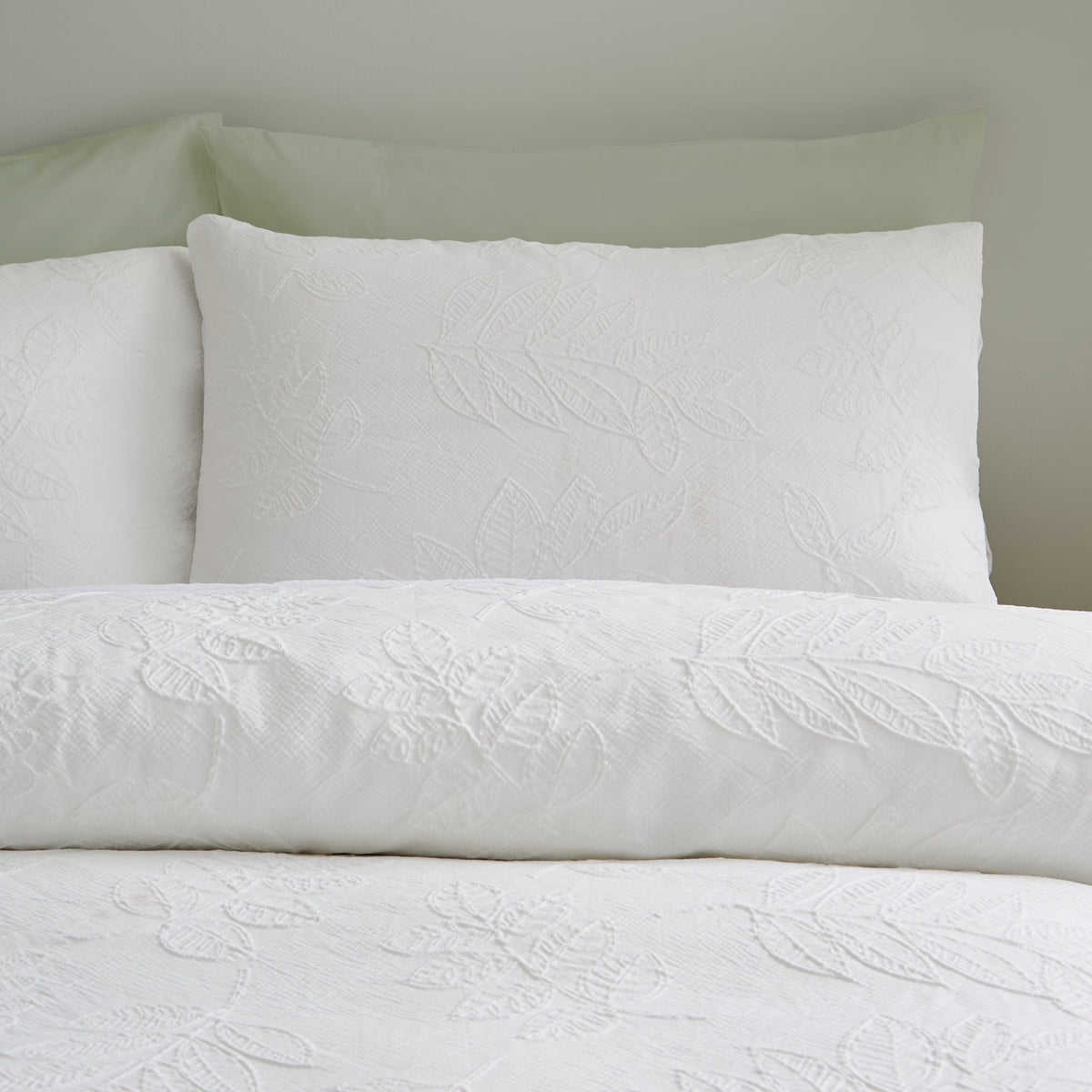 Catherine Lansfield Jacquard Leaves Duvet Cover Bedding Set White