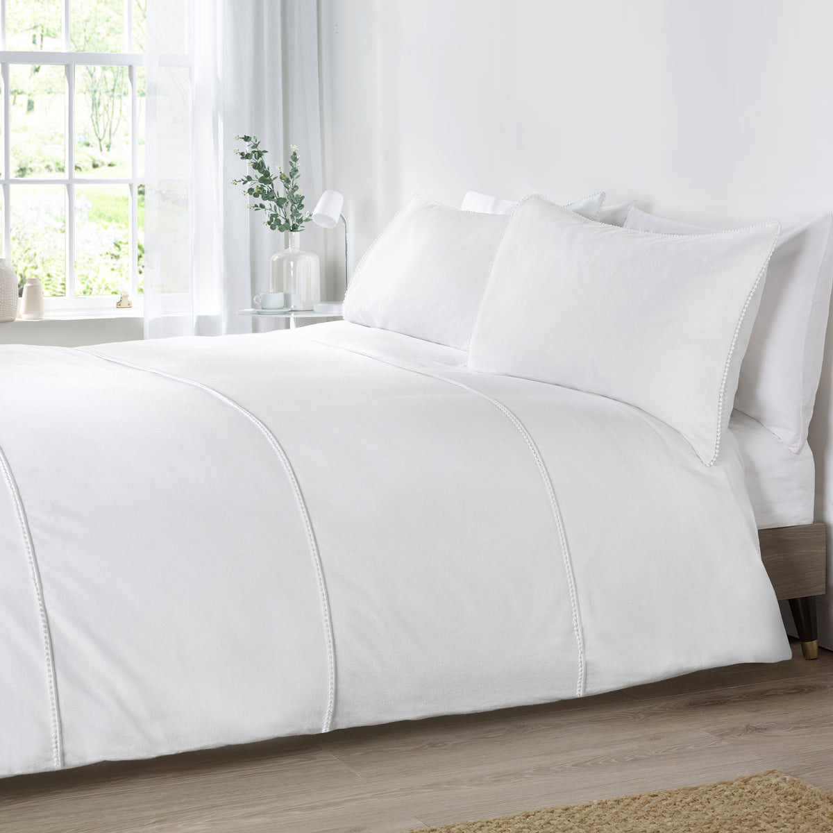 Catherine Lansfield Brushed Pom Pom Duvet Cover Bedding Set White