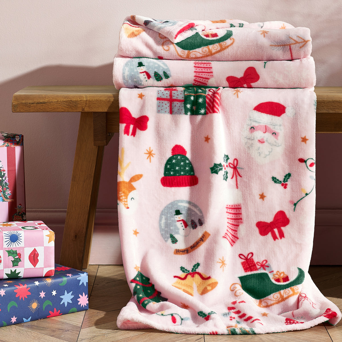 Catherine Lansfield Christmas Happy Holidays Throw Pink
