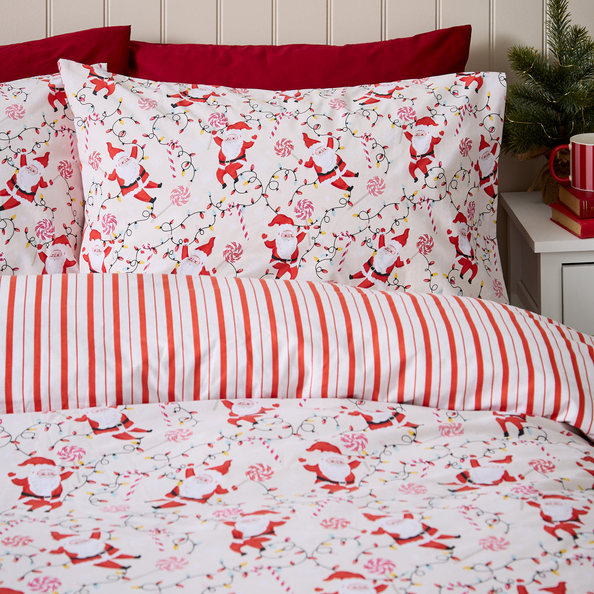 Catherine Lansfield Christmas Santas Childrens Bedding Red