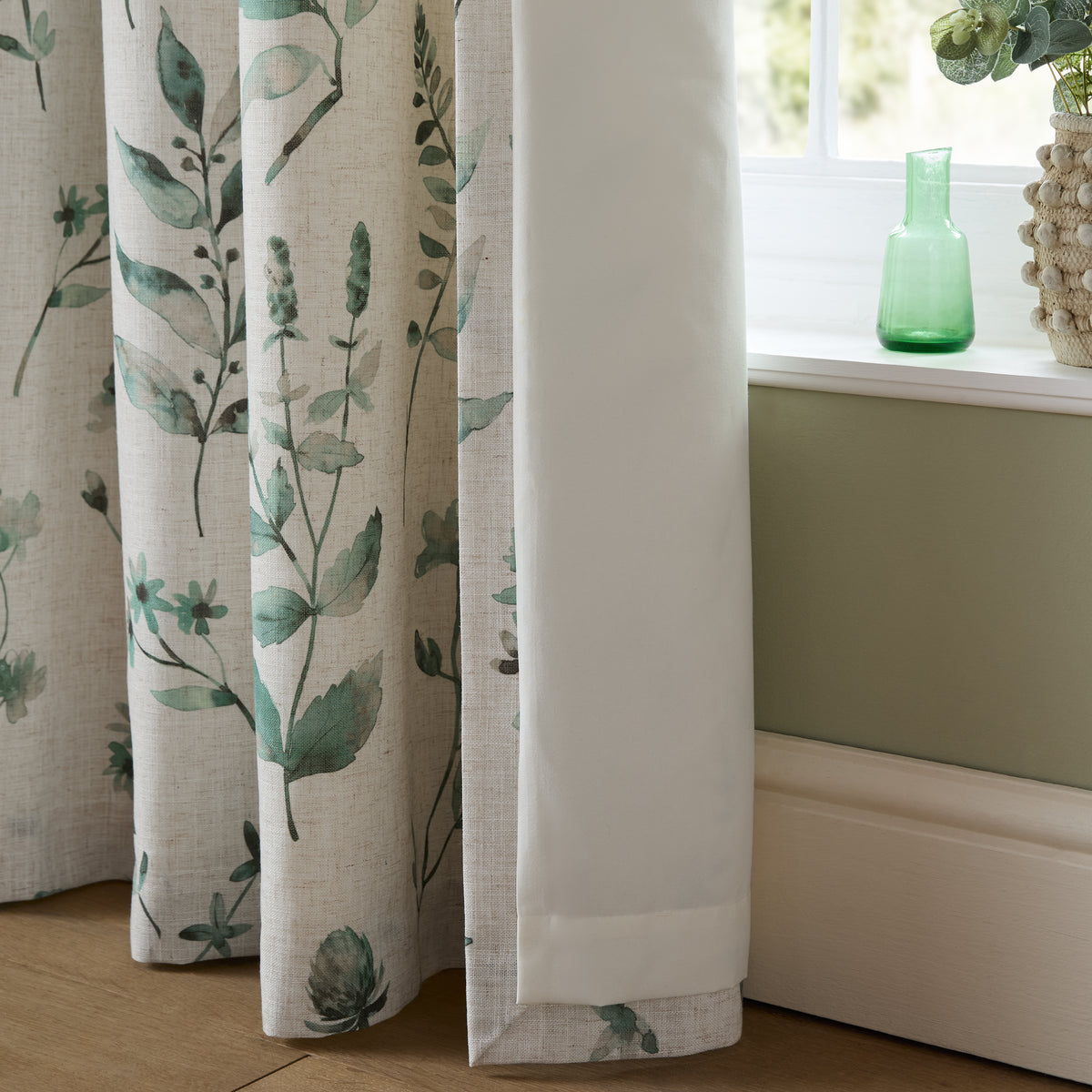 Catherine Lansfield Watercolour Leaves Ready Made Eyelet Curtains Natural Green