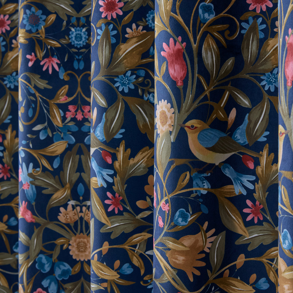 Catherine Lansfield Hedgerow Hopper Ready Made Eyelet Curtains Navy